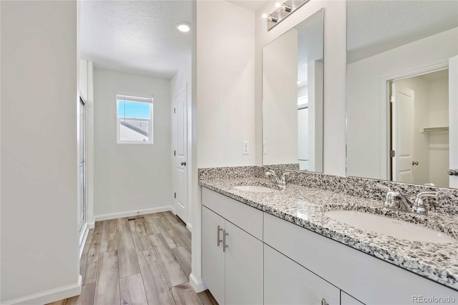 MLS Image #12 for 22123 e 38th place,aurora, Colorado