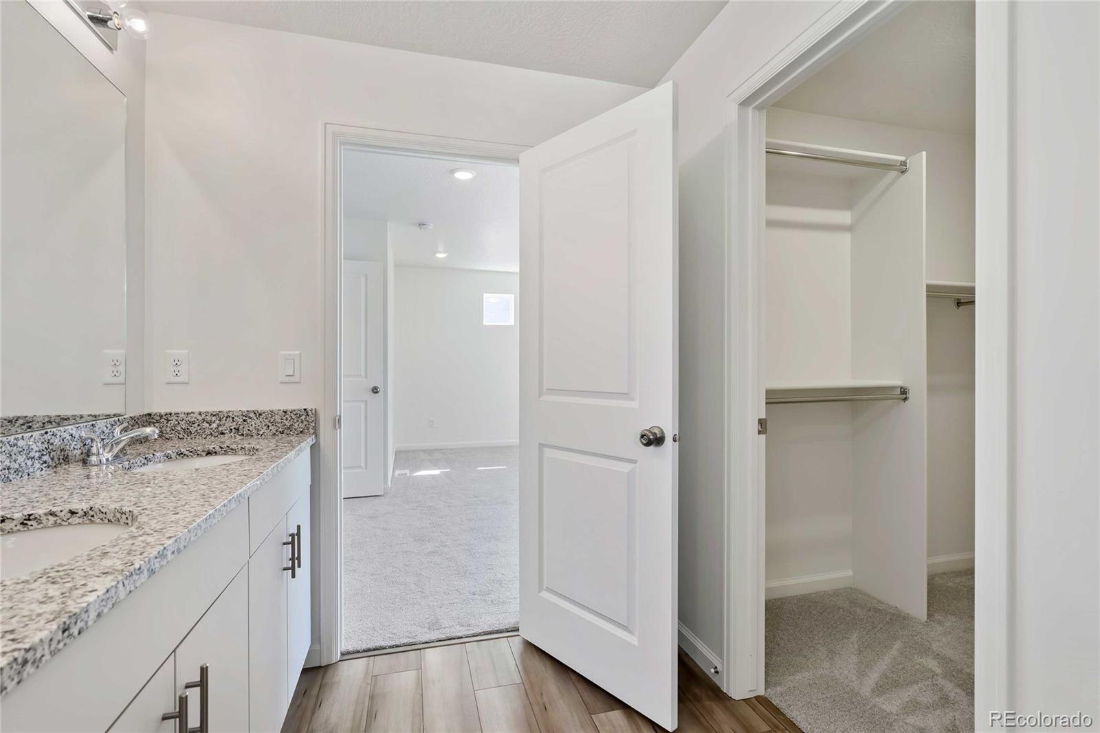 MLS Image #9 for 22123 e 38th place,aurora, Colorado