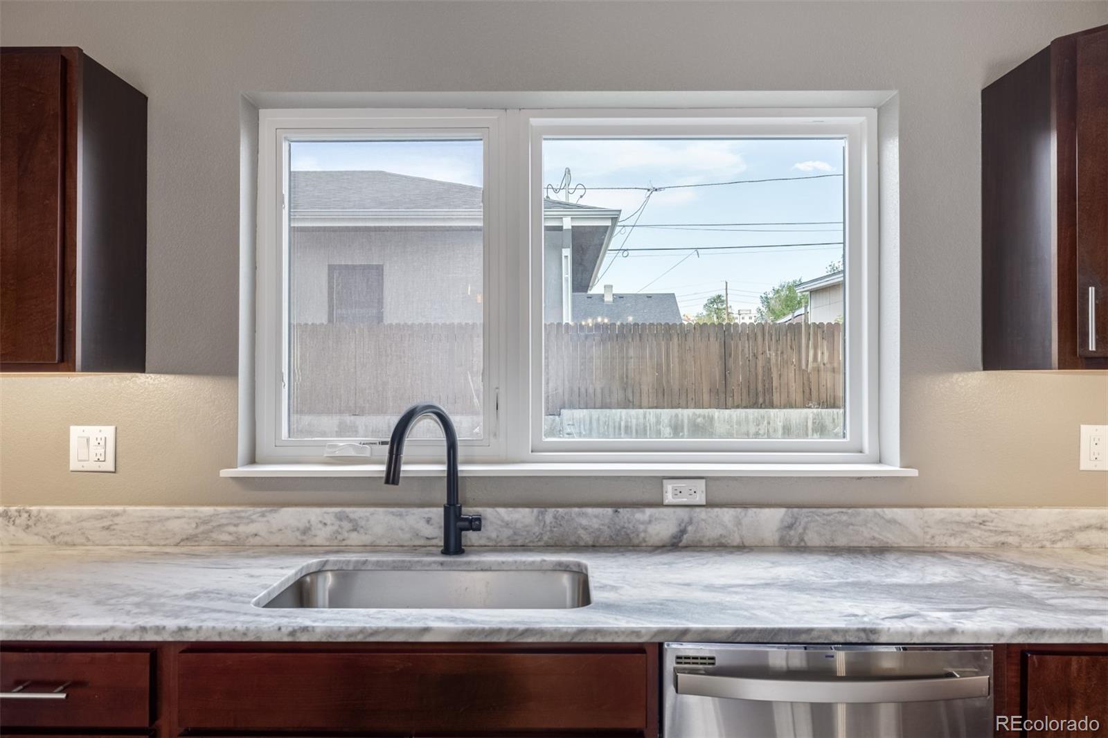 MLS Image #11 for 2008 s galapago street,denver, Colorado