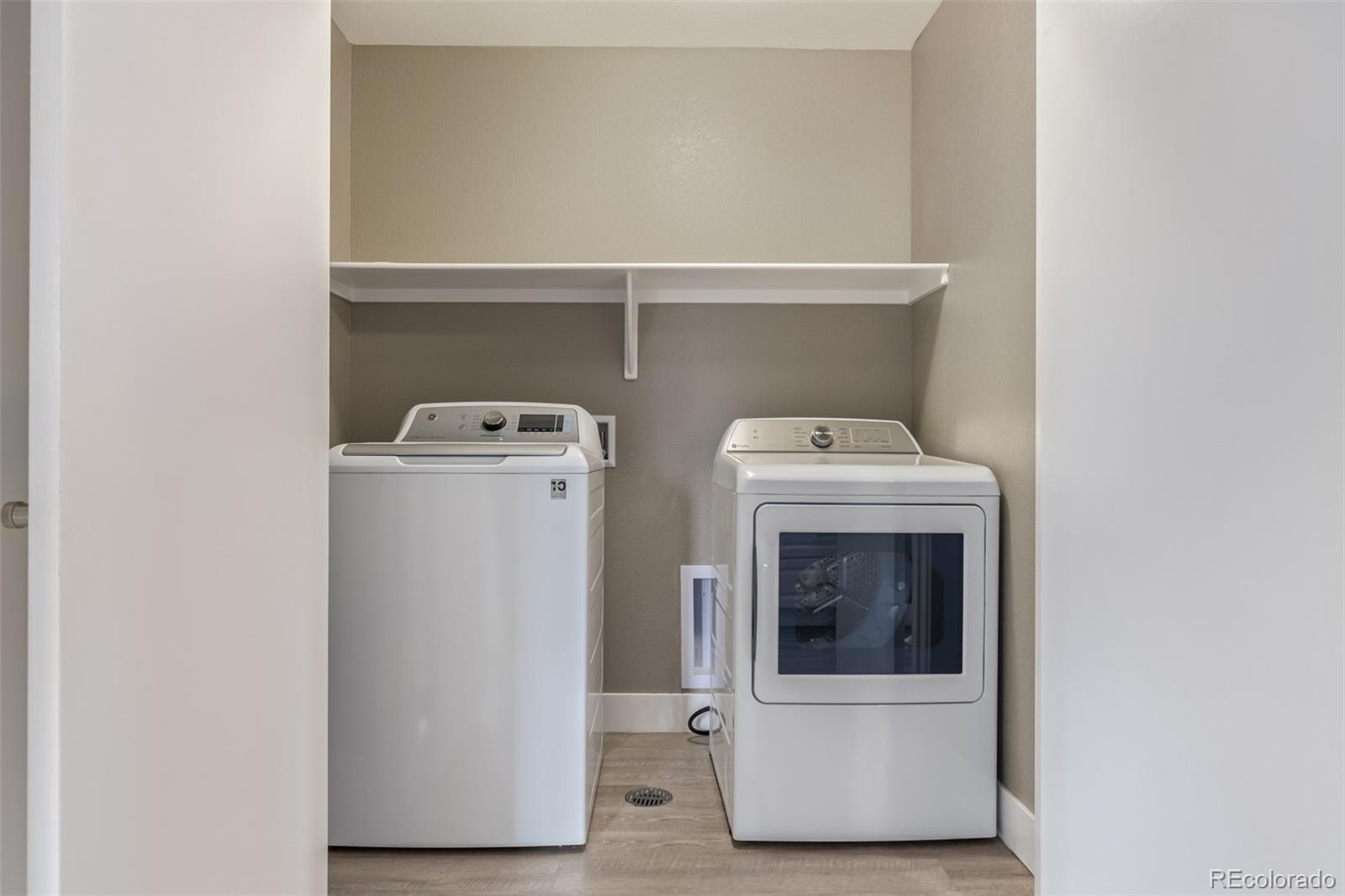MLS Image #32 for 2008 s galapago street,denver, Colorado