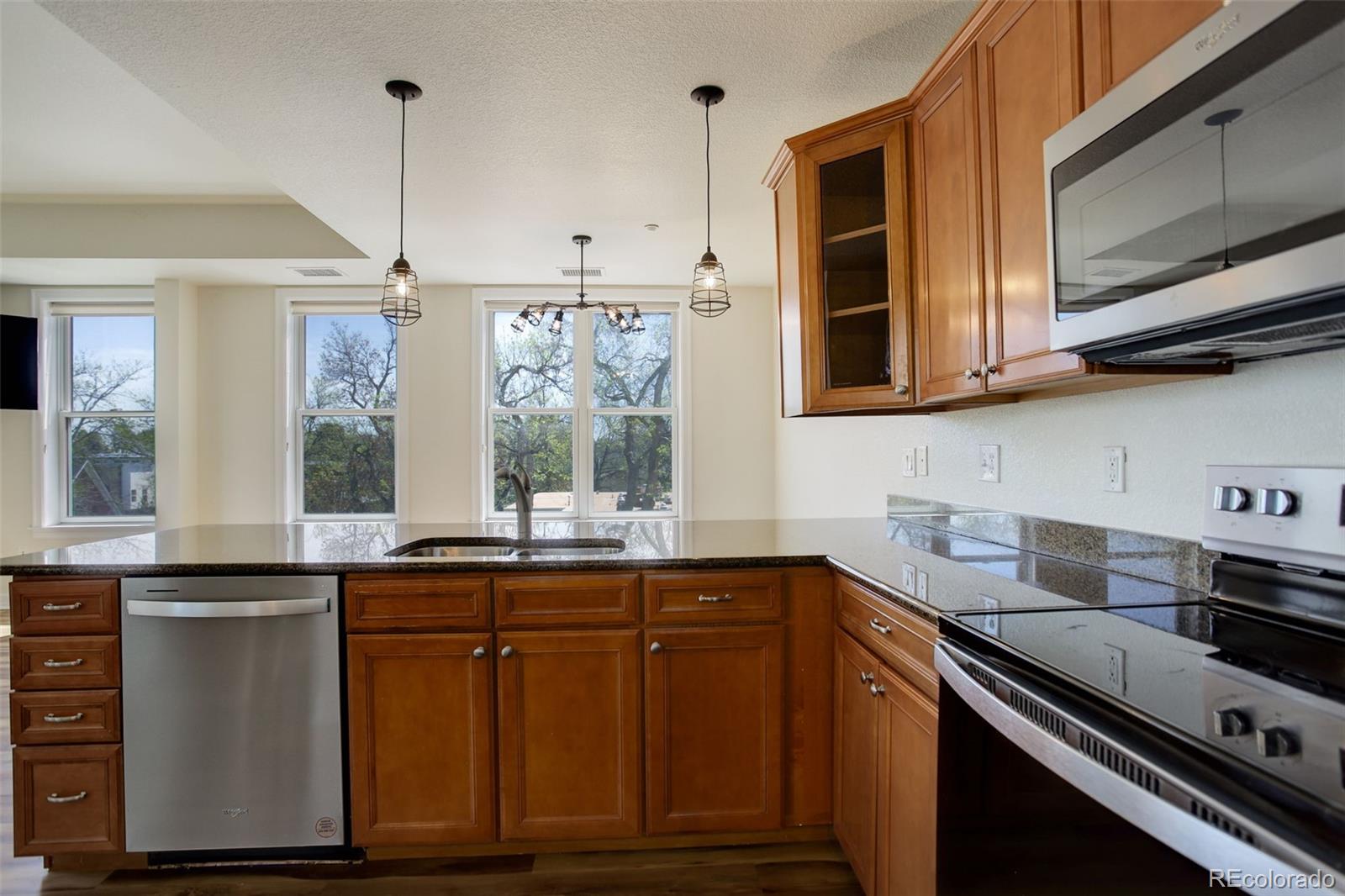 MLS Image #13 for 2200 s university boulevard,denver, Colorado