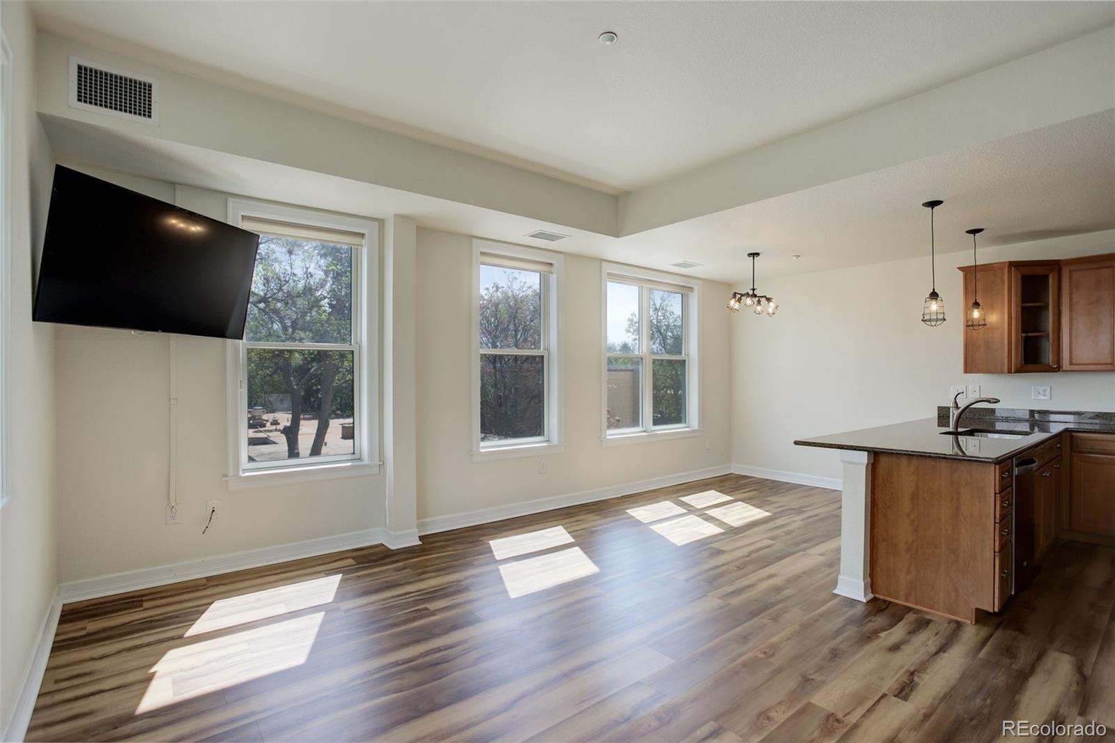 MLS Image #4 for 2200 s university boulevard,denver, Colorado
