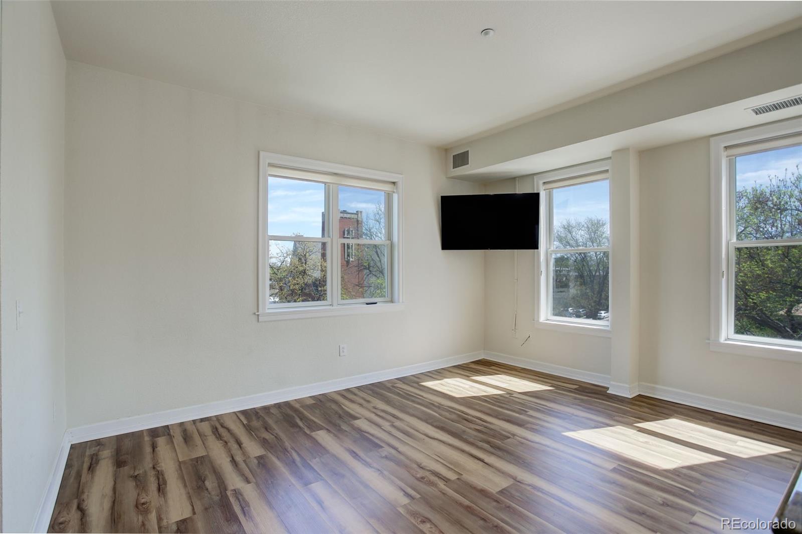 MLS Image #7 for 2200 s university boulevard,denver, Colorado