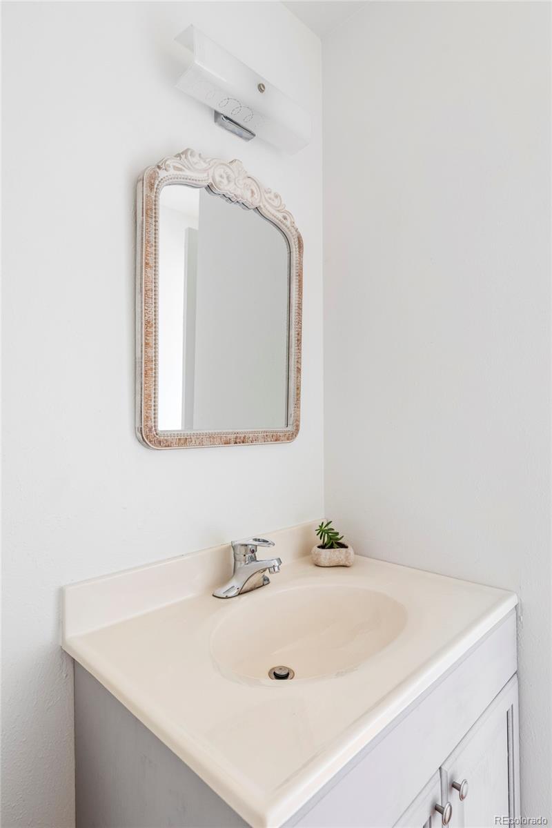 MLS Image #10 for 9453 w utah place,lakewood, Colorado