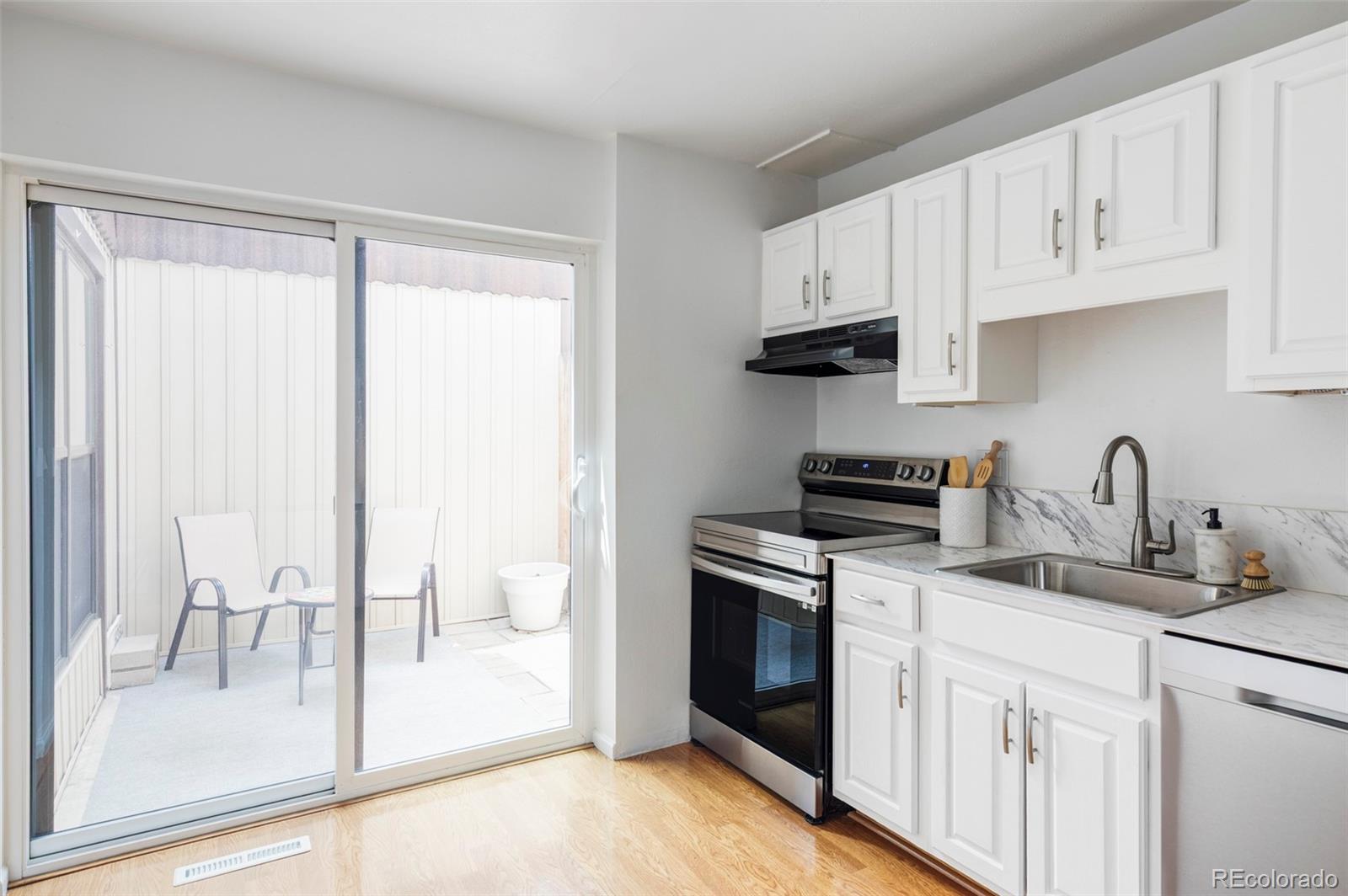 MLS Image #9 for 9453 w utah place,lakewood, Colorado