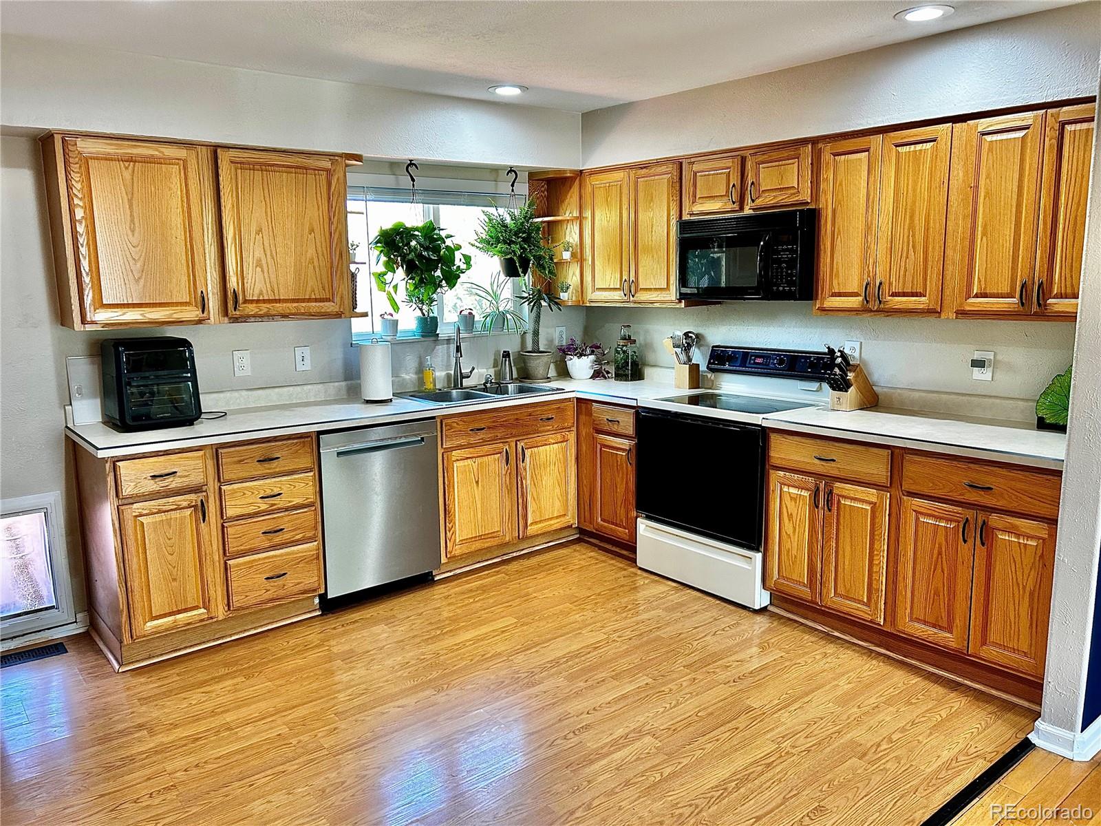 MLS Image #6 for 4303 s yank street,morrison, Colorado