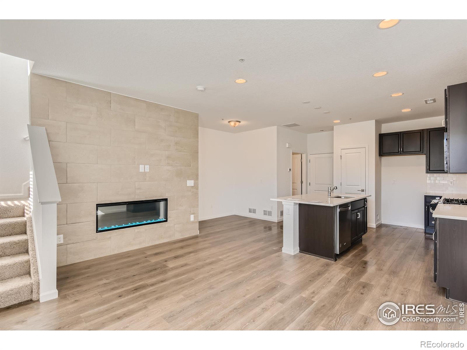 MLS Image #3 for 1910  rosen drive,fort collins, Colorado