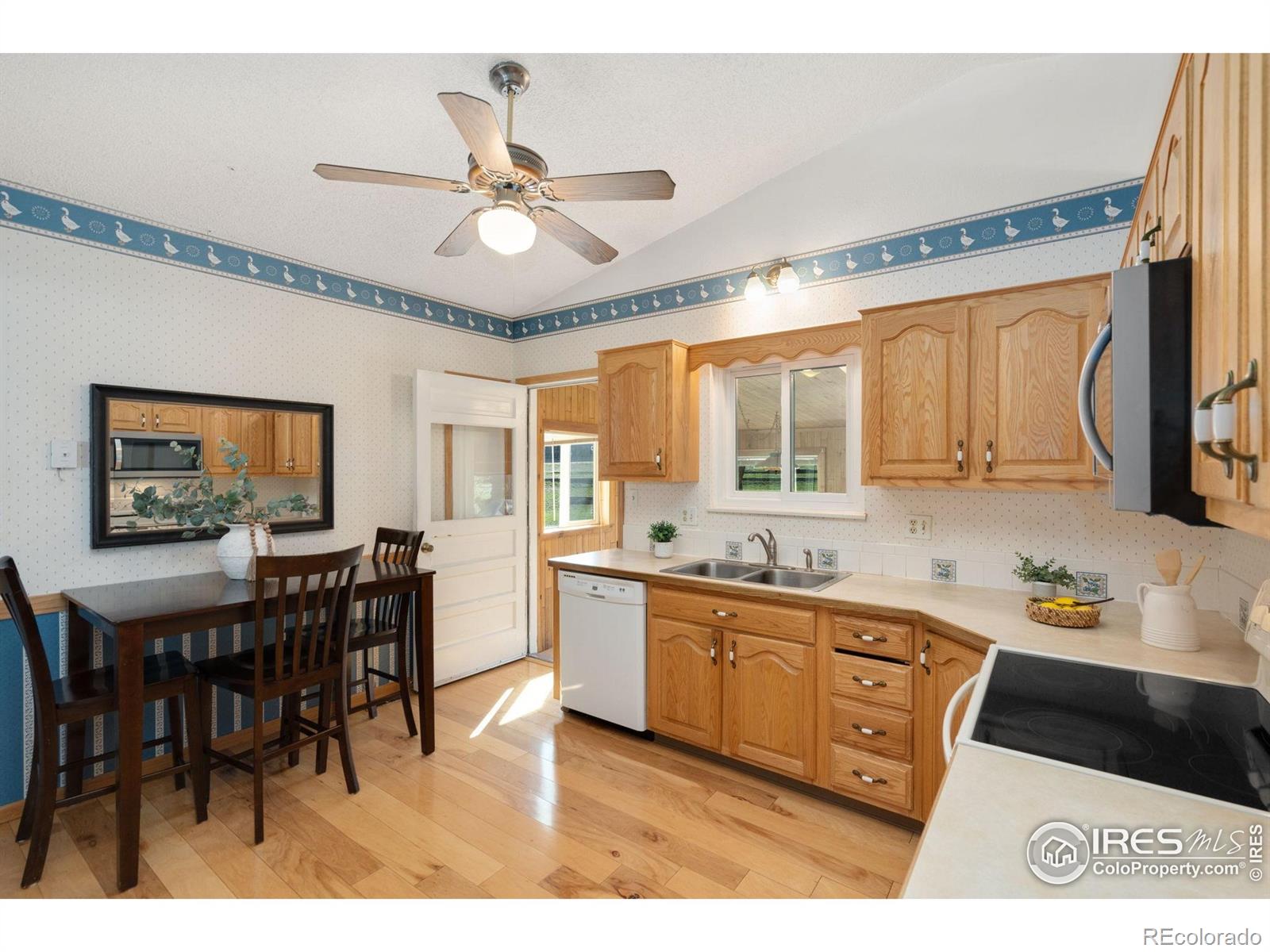 MLS Image #15 for 1020  jay court,loveland, Colorado