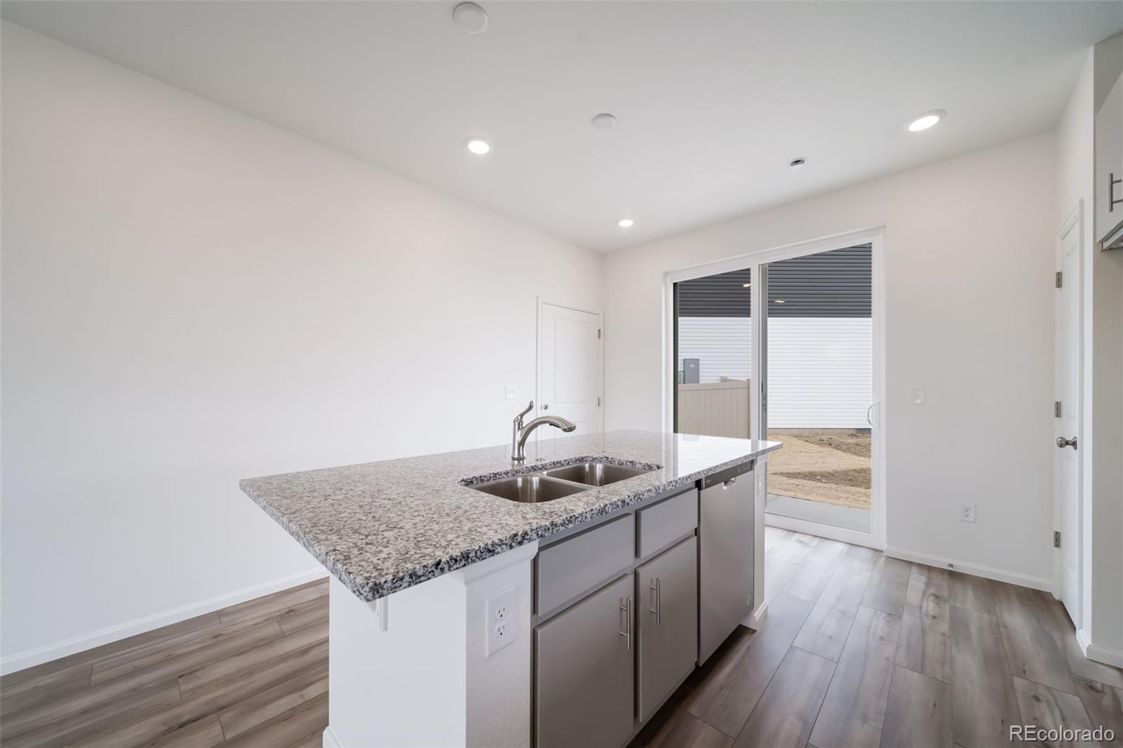 MLS Image #4 for 22133 e 38th place,aurora, Colorado
