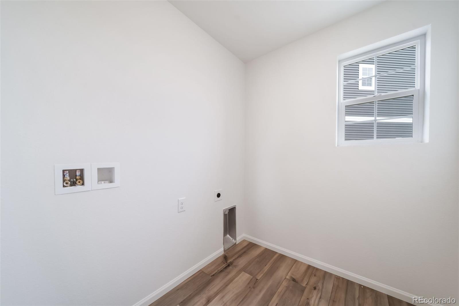 MLS Image #8 for 22133 e 38th place,aurora, Colorado