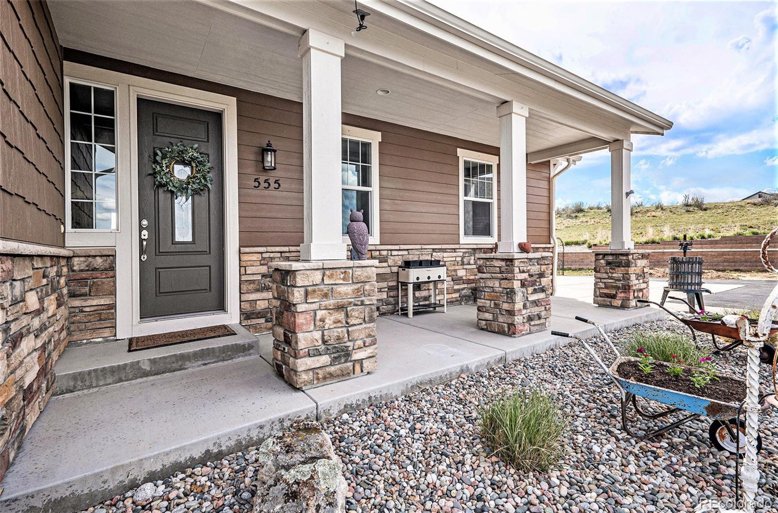 MLS Image #2 for 555  heritage trail,elizabeth, Colorado