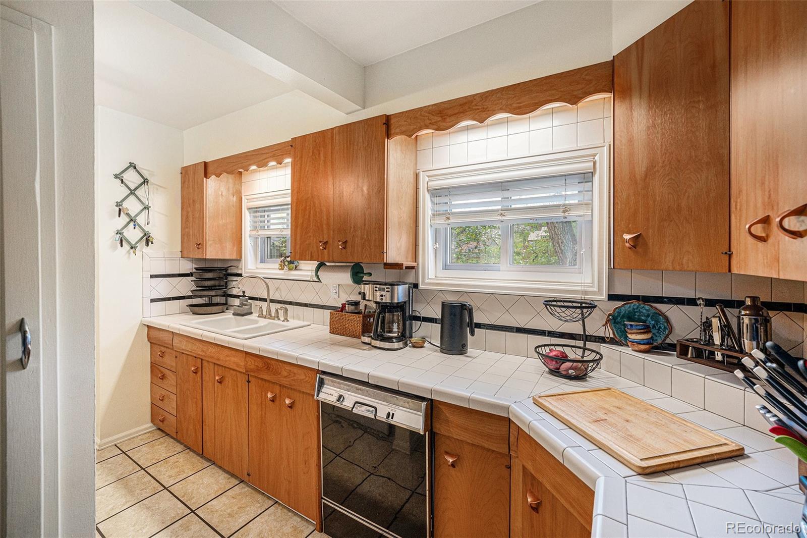 MLS Image #11 for 895  vance street,lakewood, Colorado