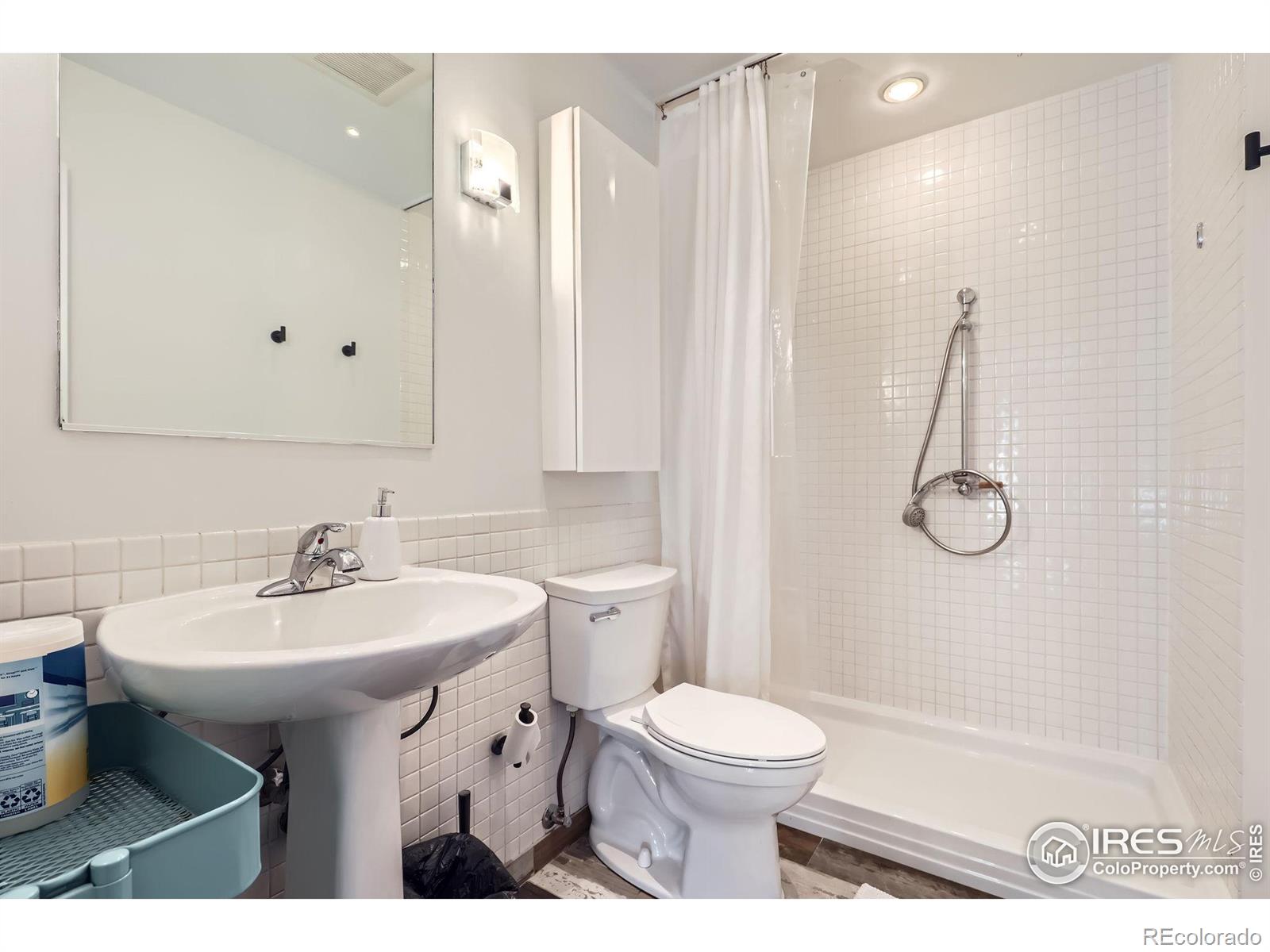 MLS Image #17 for 1300 s monaco parkway,denver, Colorado