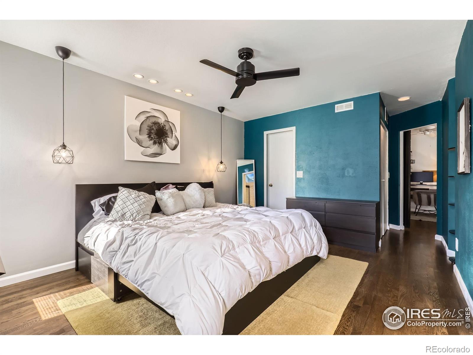 MLS Image #18 for 1300 s monaco parkway,denver, Colorado