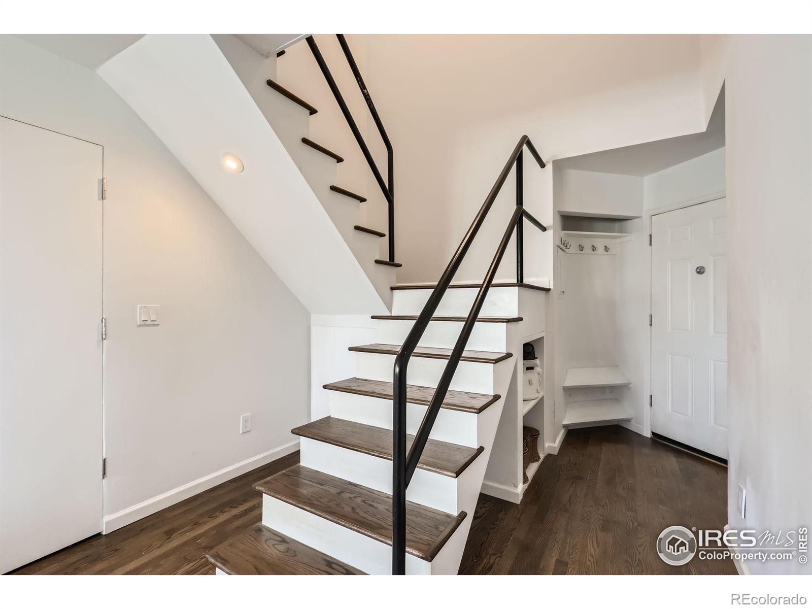 MLS Image #5 for 1300 s monaco parkway,denver, Colorado
