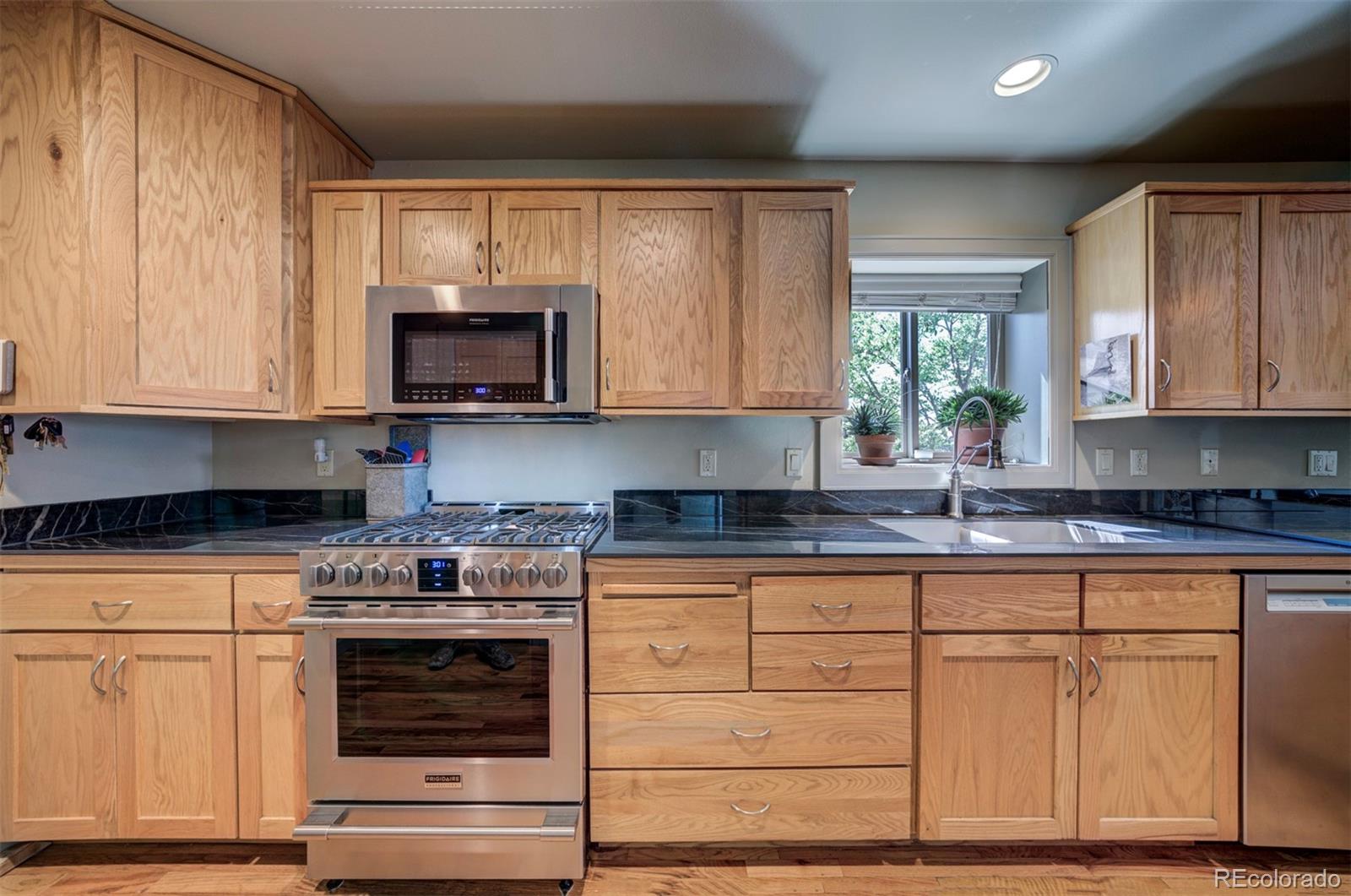 MLS Image #11 for 105  aberdeen bluff ,pueblo, Colorado