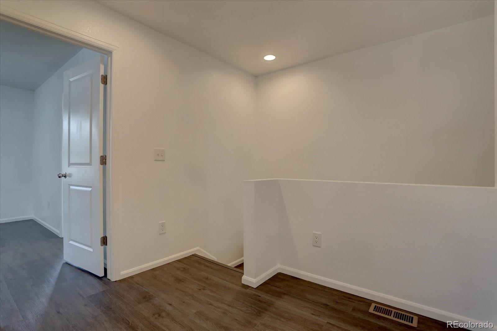 MLS Image #17 for 9520  halstead ,lone tree, Colorado