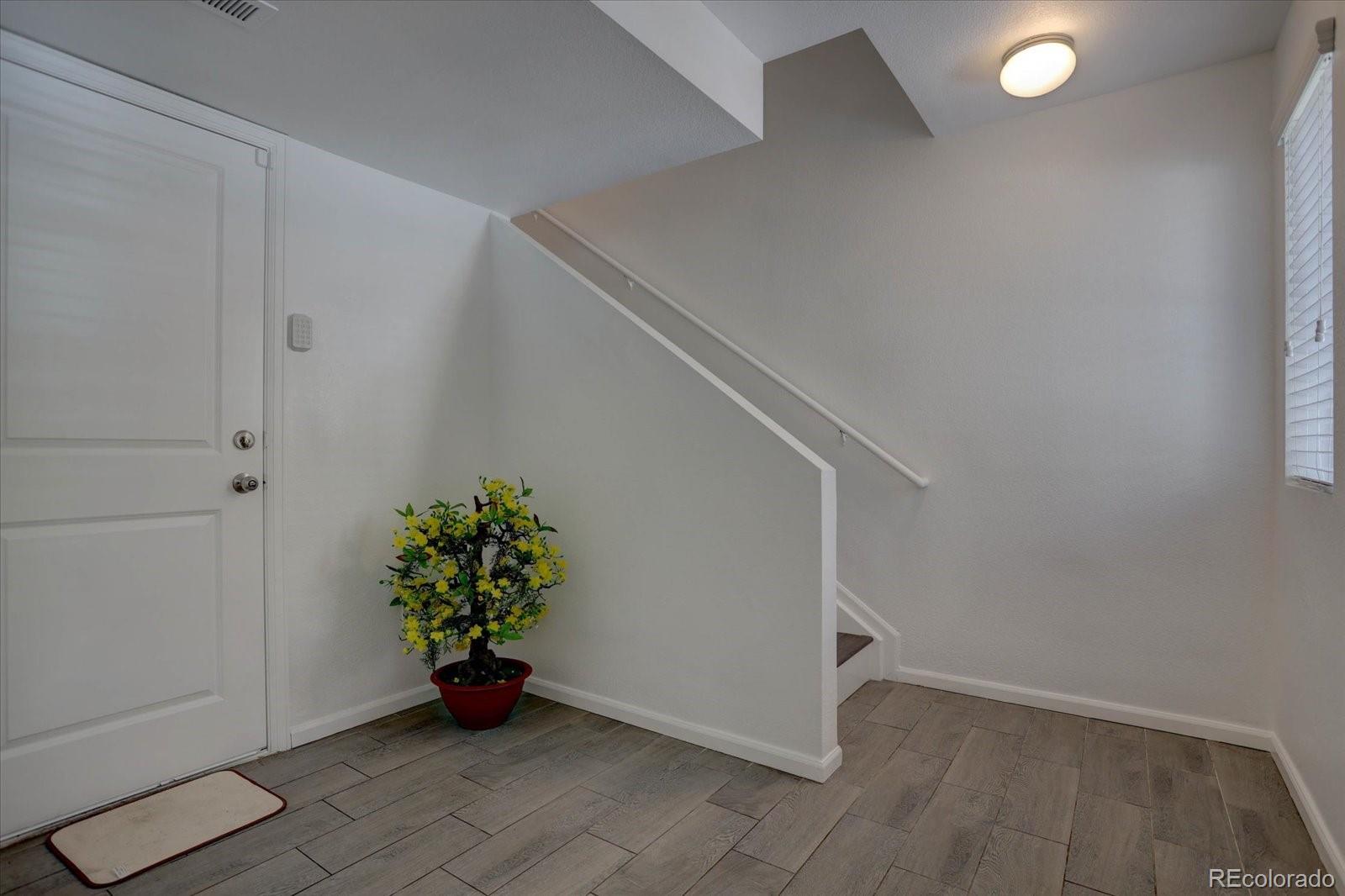 MLS Image #3 for 9520  halstead ,lone tree, Colorado
