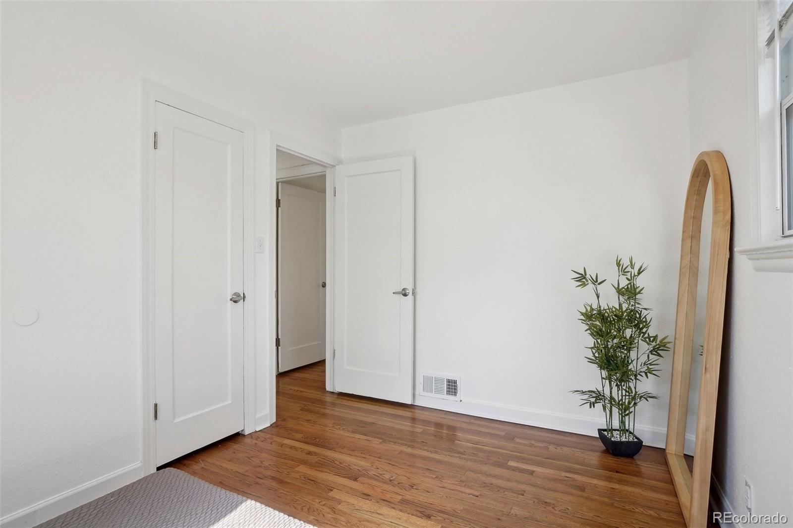 MLS Image #22 for 1431 s glencoe street,denver, Colorado