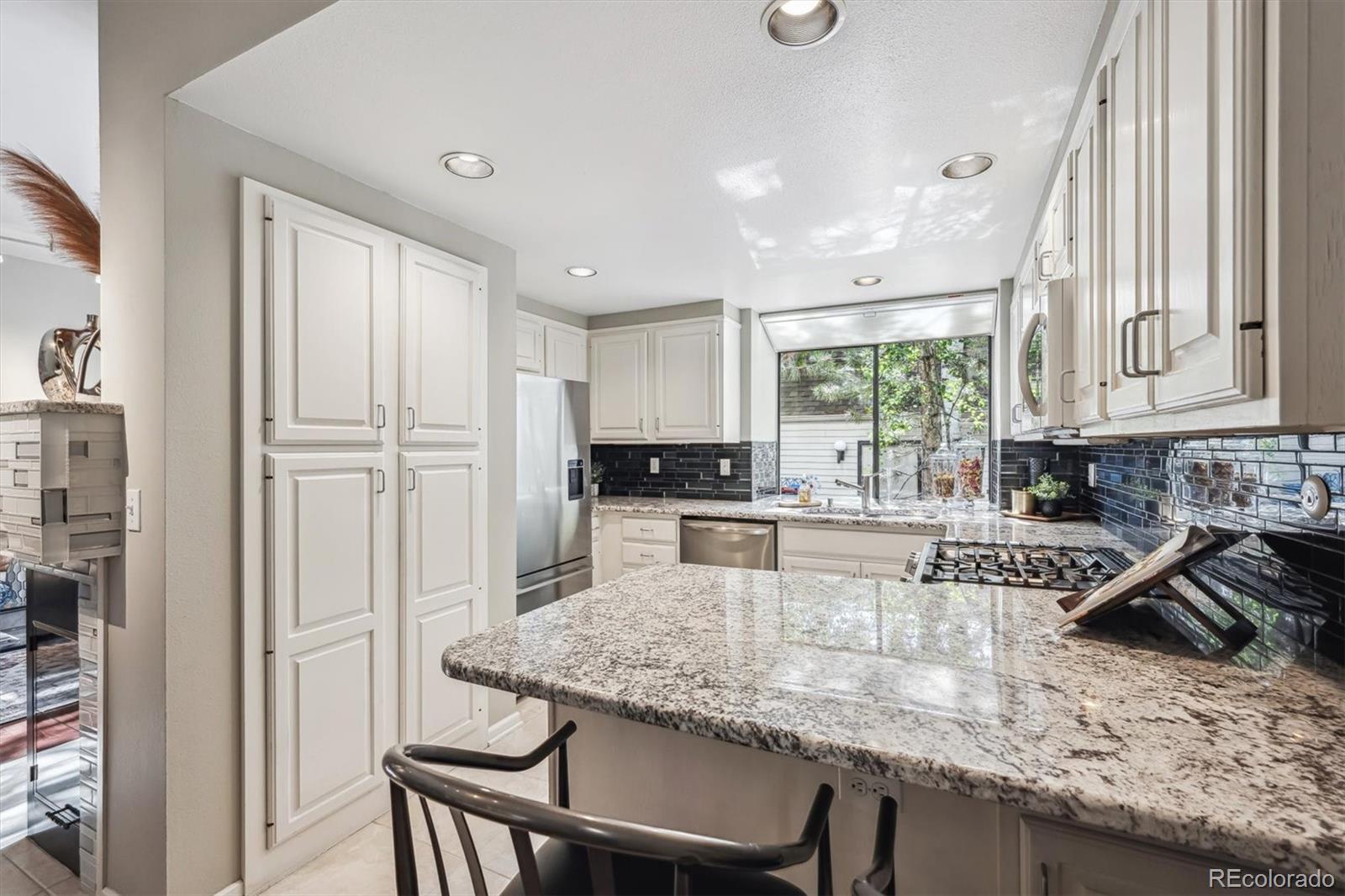 MLS Image #10 for 345  harrison street,denver, Colorado