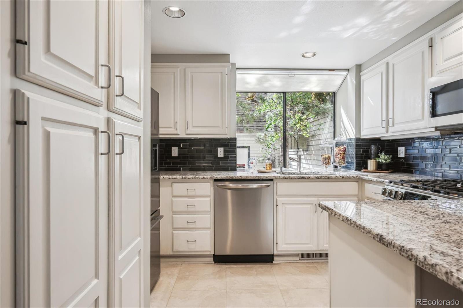 MLS Image #7 for 345  harrison street,denver, Colorado