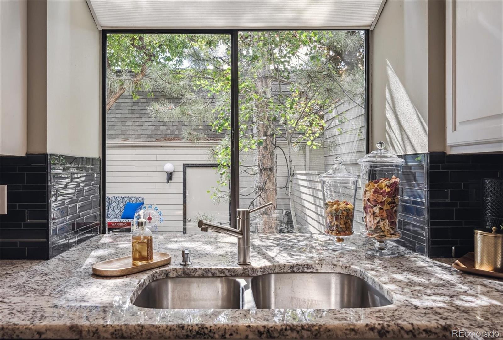 MLS Image #9 for 345  harrison street,denver, Colorado