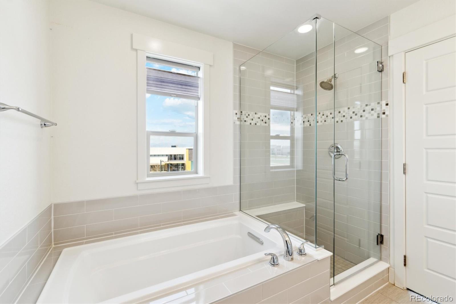 MLS Image #17 for 5682 n galena street,denver, Colorado
