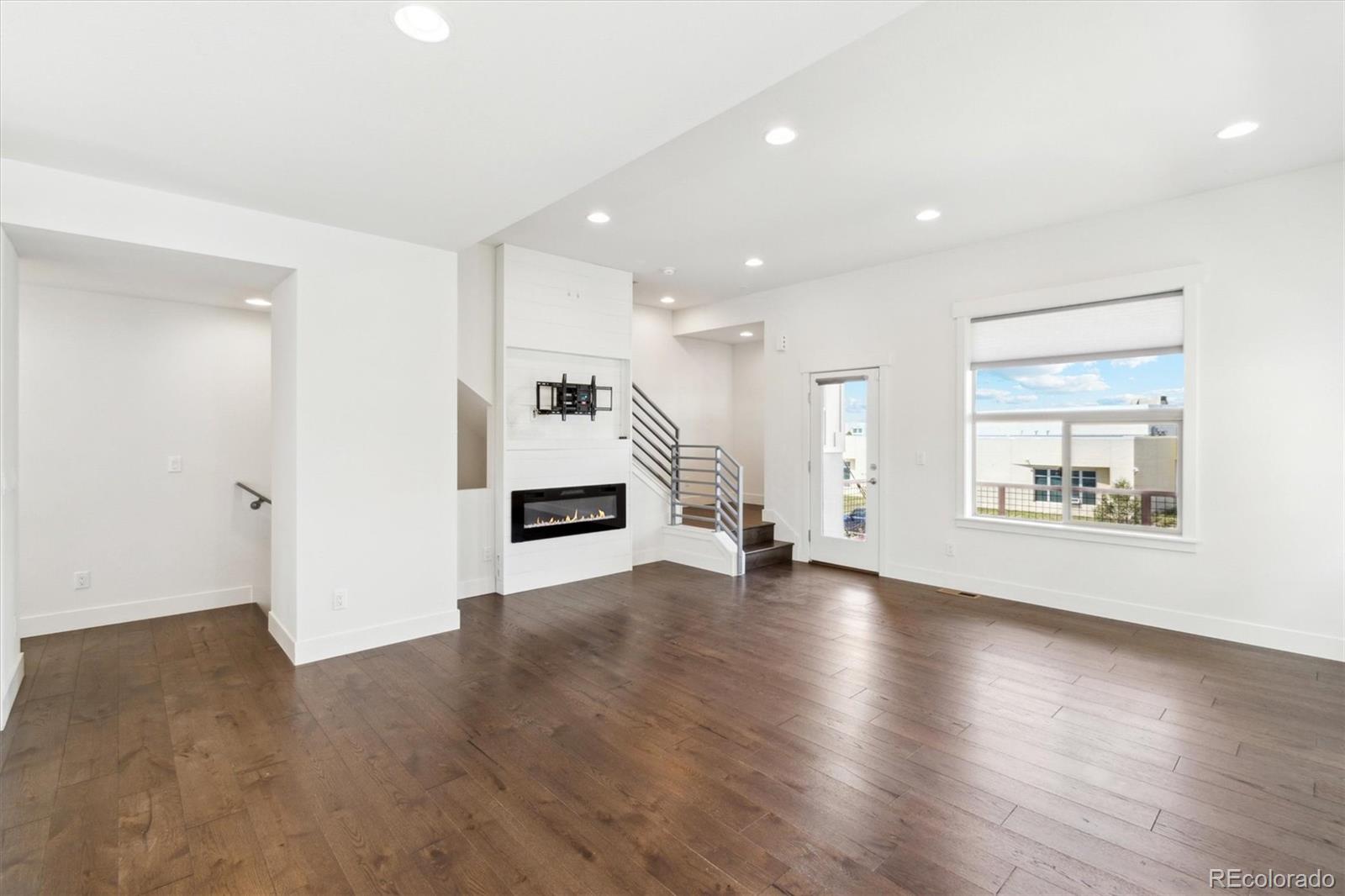 MLS Image #3 for 5682 n galena street,denver, Colorado