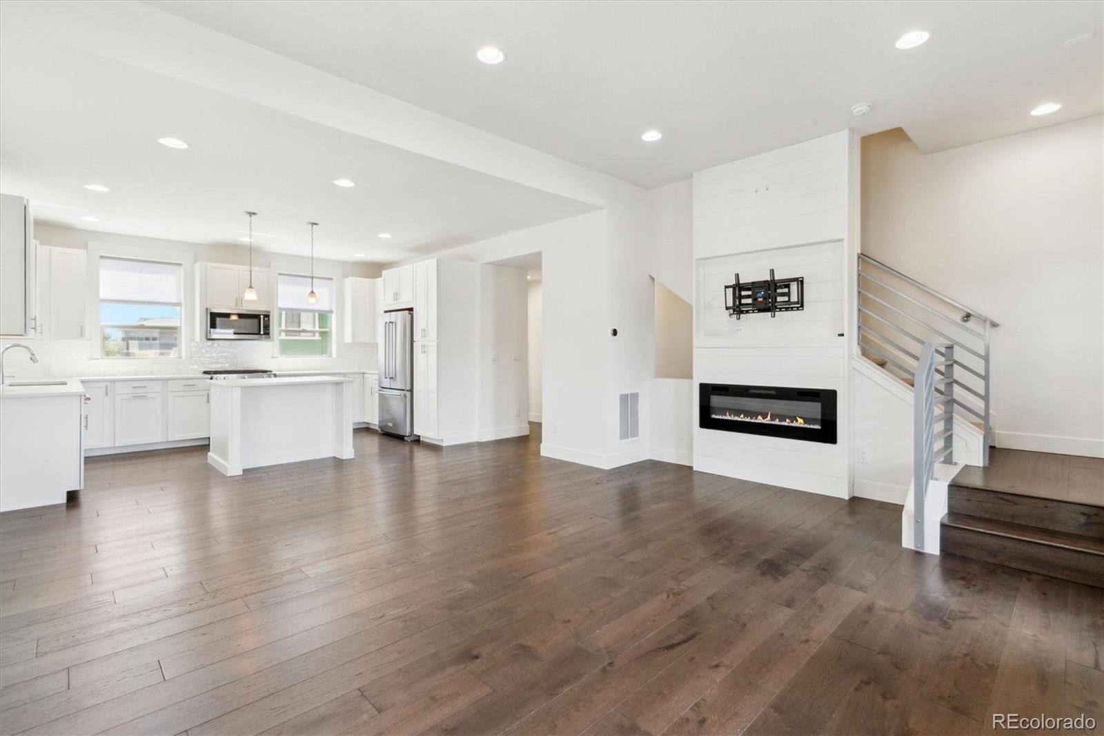 MLS Image #4 for 5682 n galena street,denver, Colorado