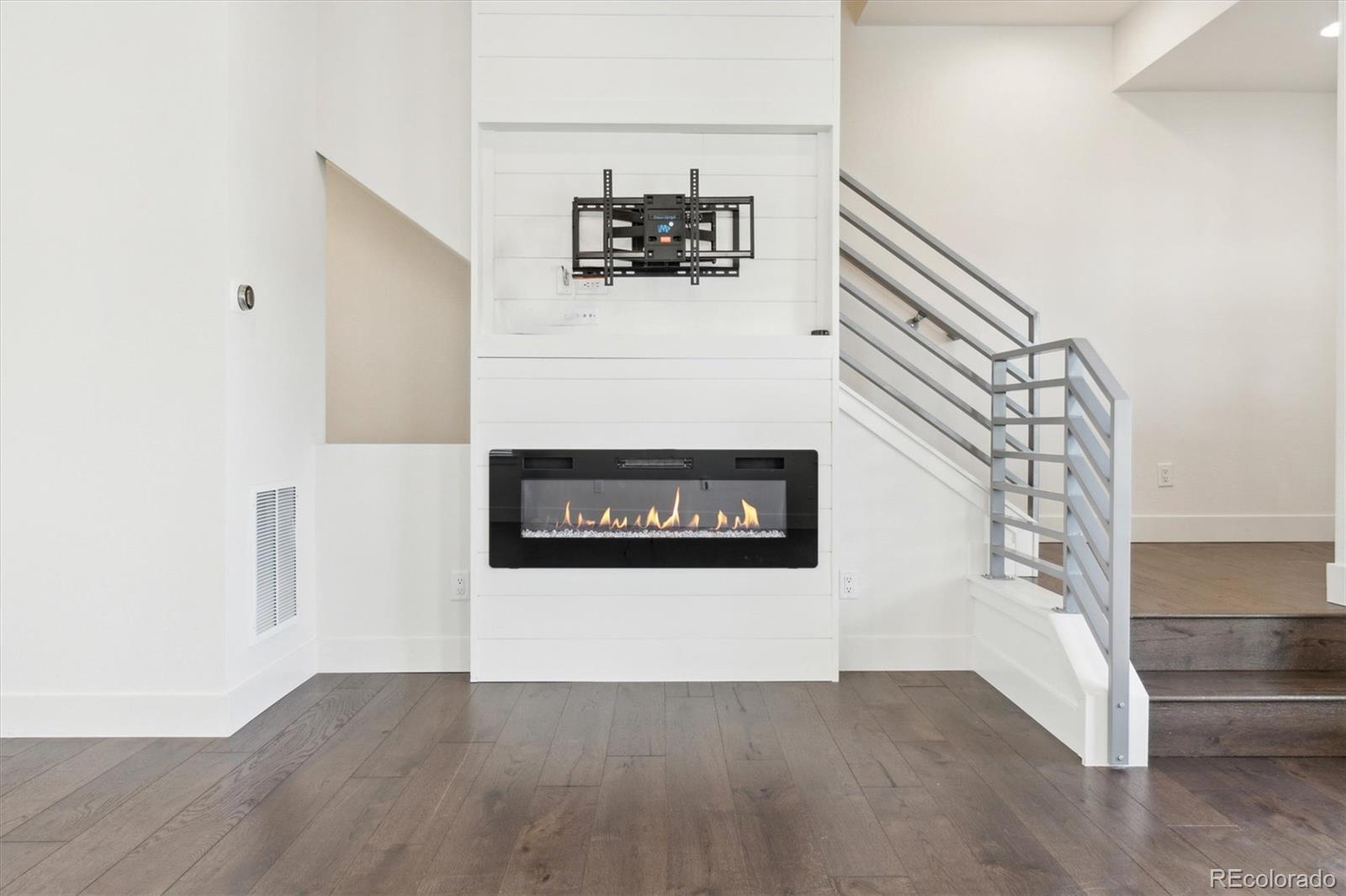 MLS Image #6 for 5682 n galena street,denver, Colorado