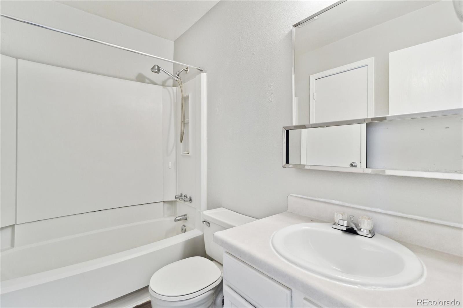 MLS Image #13 for 19053 e 22nd drive,aurora, Colorado