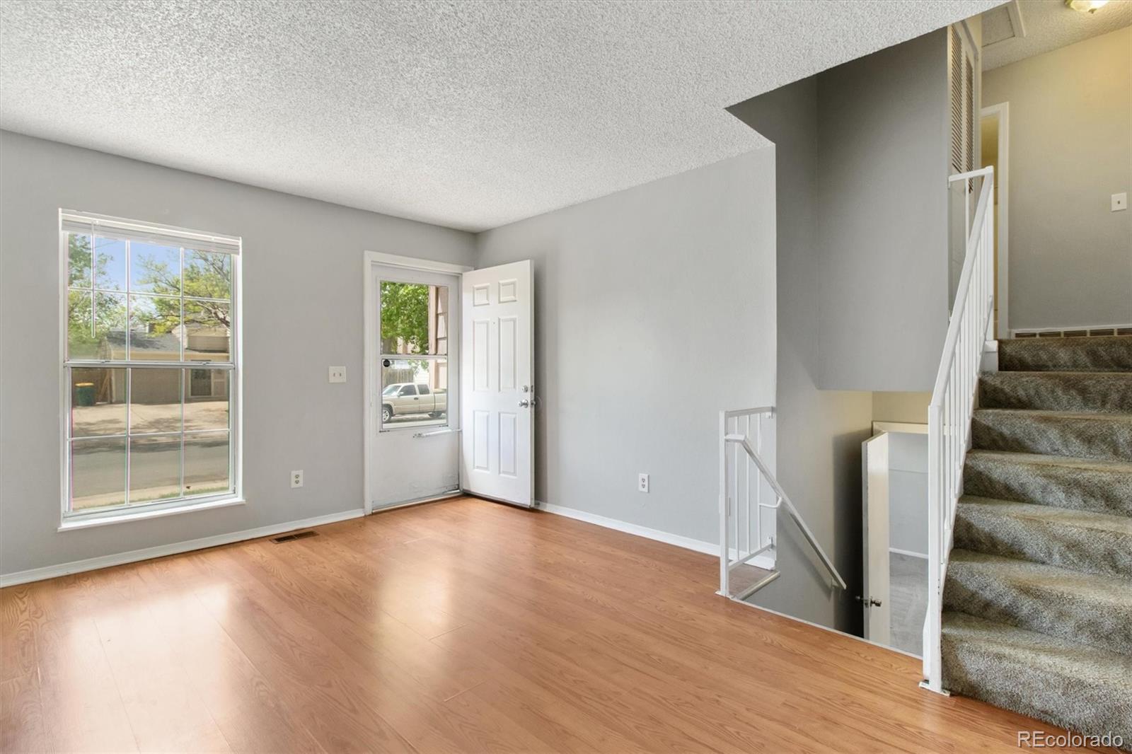 MLS Image #4 for 19053 e 22nd drive,aurora, Colorado