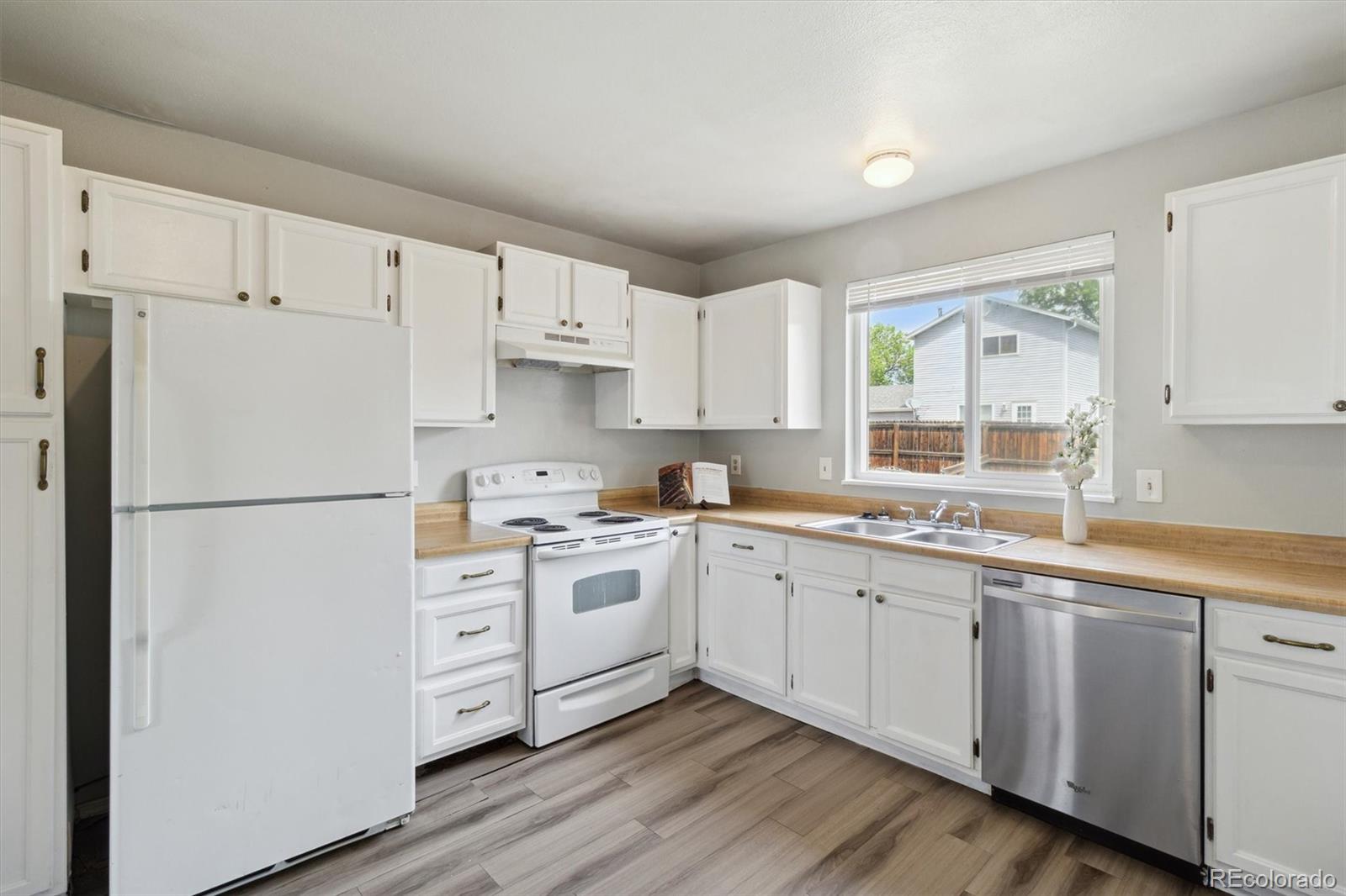 MLS Image #6 for 19053 e 22nd drive,aurora, Colorado