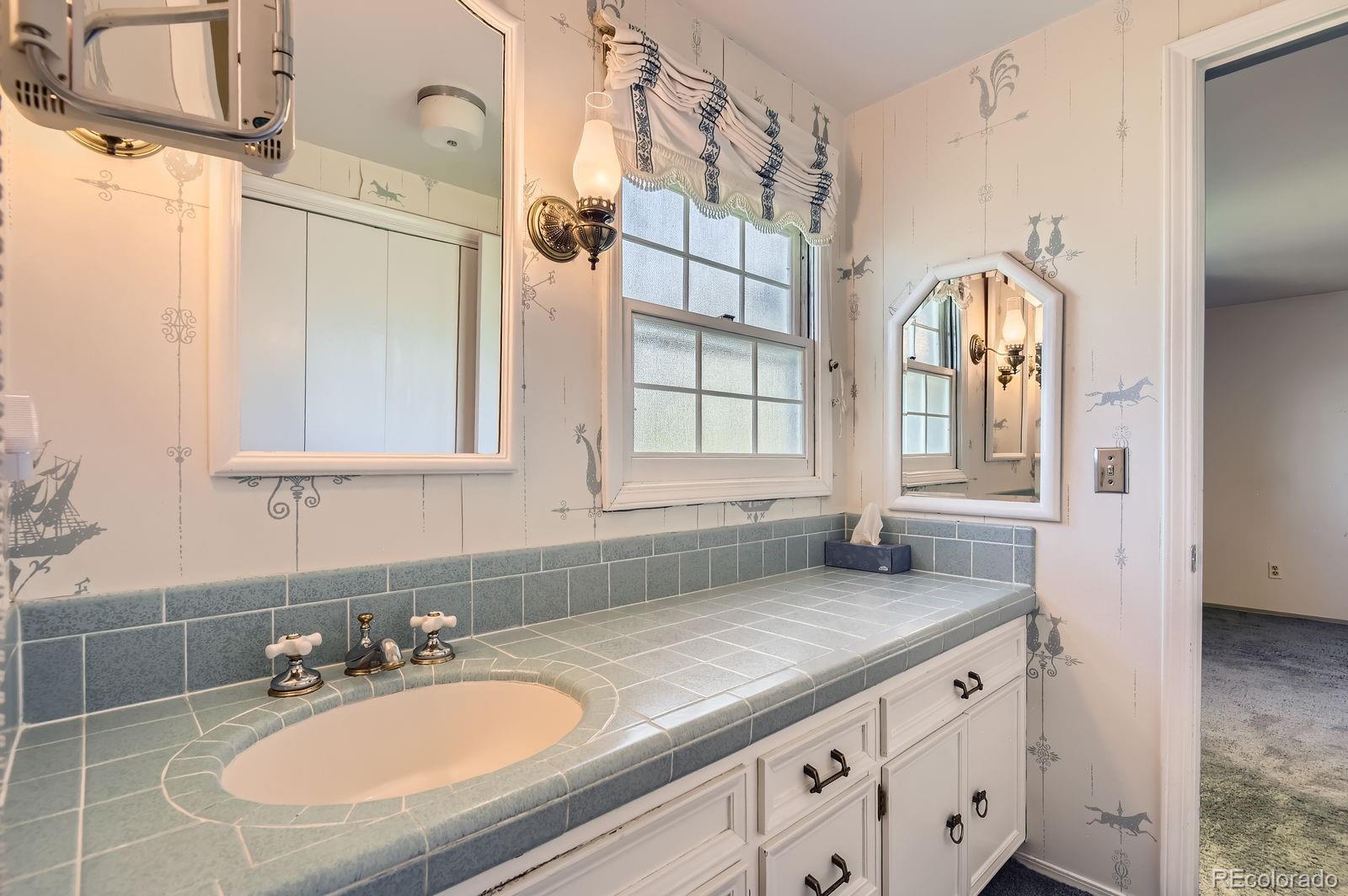 MLS Image #15 for 3825 s peach way,denver, Colorado