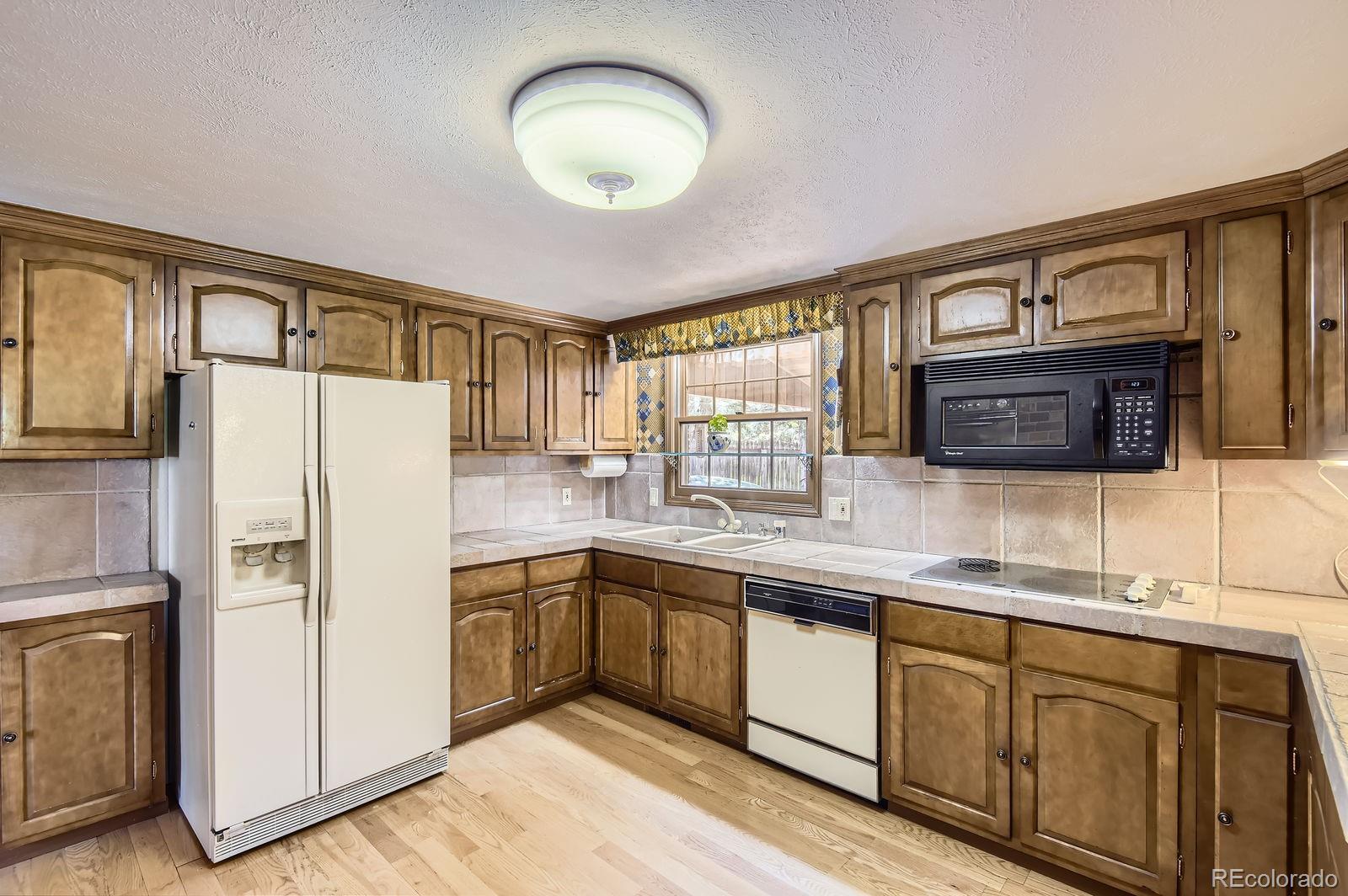 MLS Image #4 for 3825 s peach way,denver, Colorado