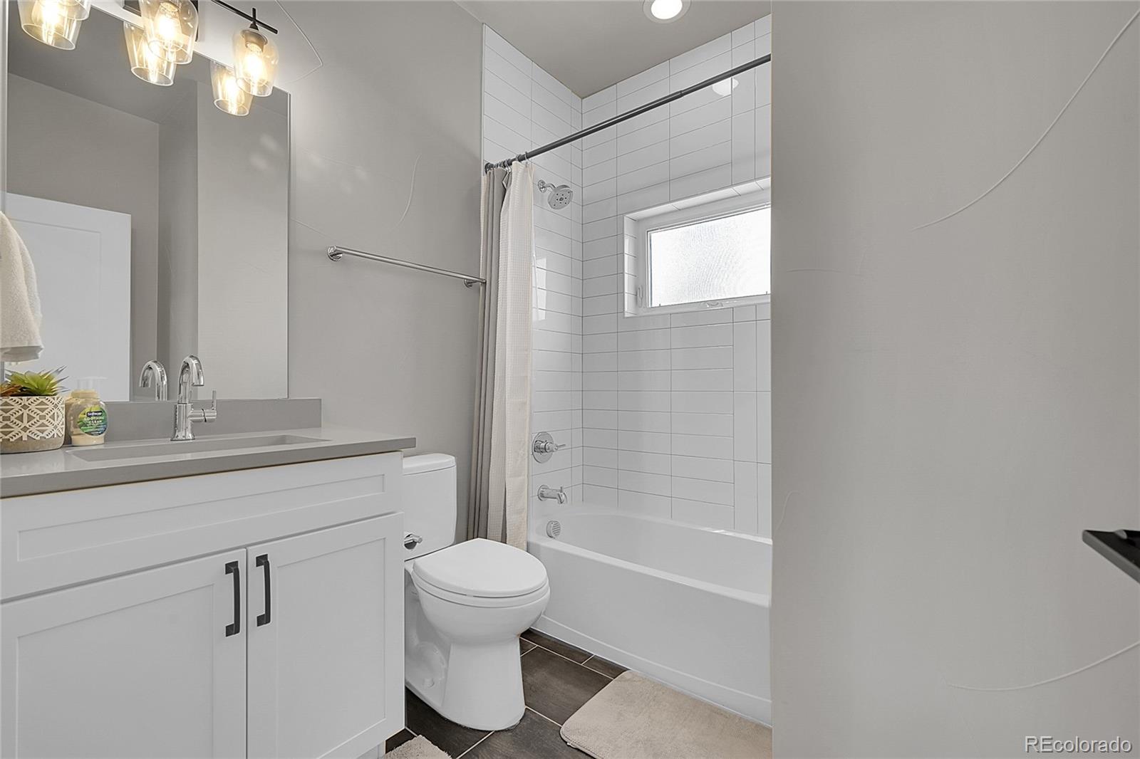 MLS Image #16 for 7035 e 38th avenue,denver, Colorado