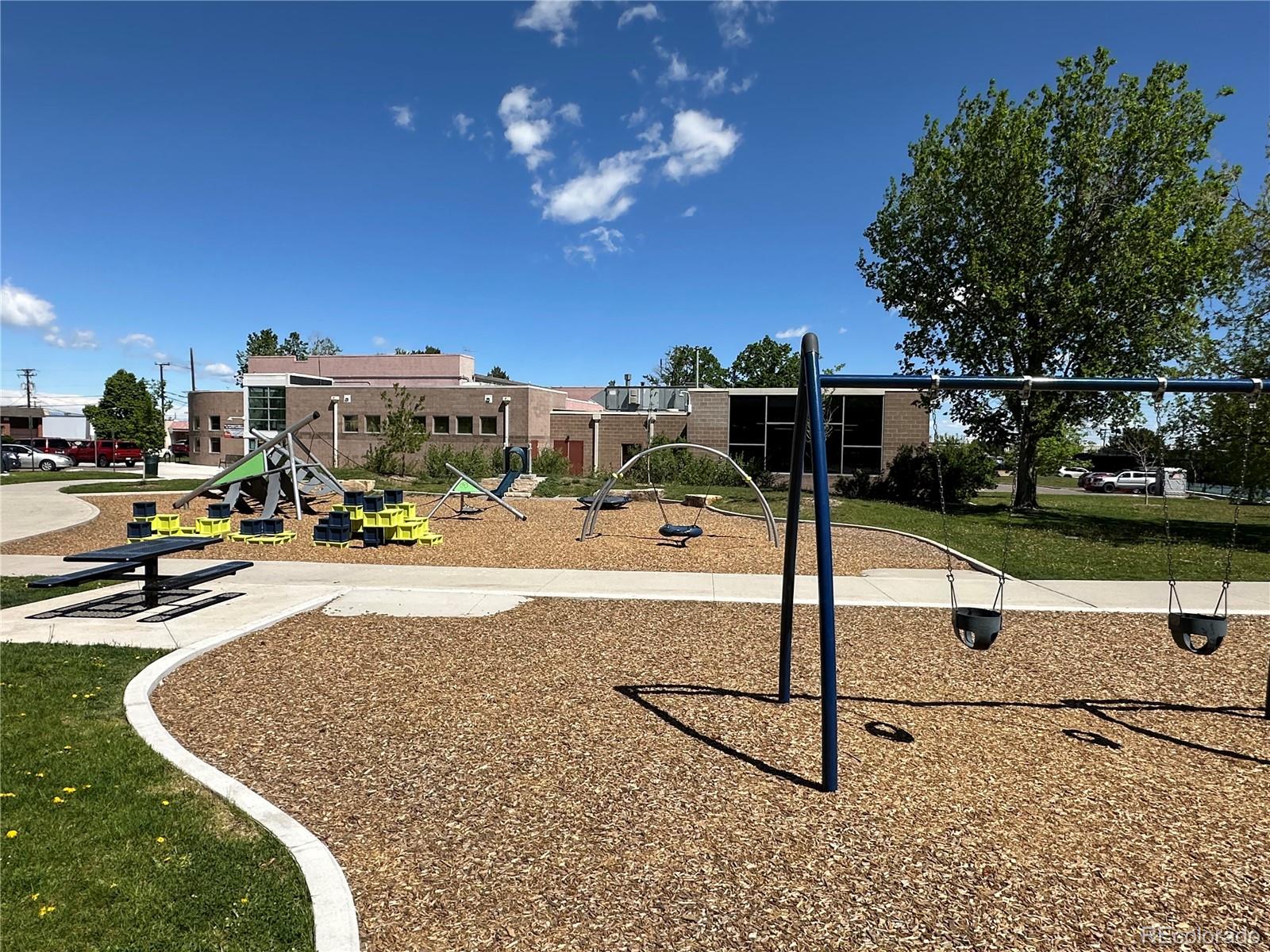 MLS Image #25 for 7035 e 38th avenue,denver, Colorado