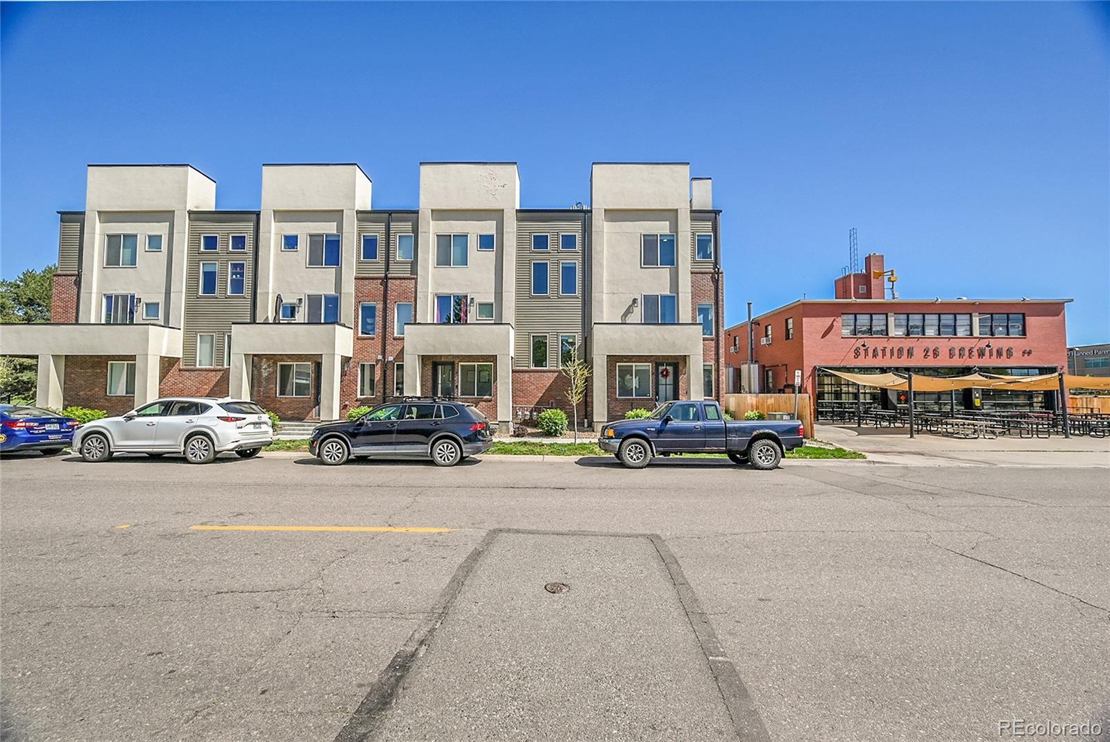 MLS Image #3 for 7035 e 38th avenue,denver, Colorado