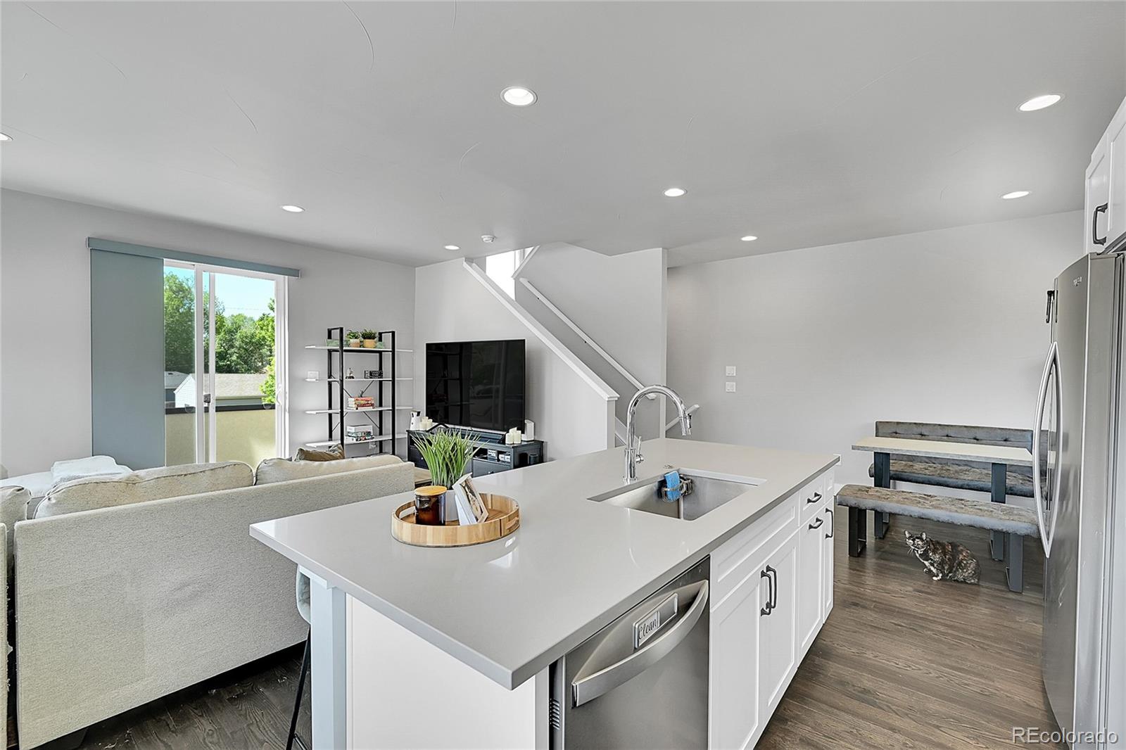 MLS Image #8 for 7035 e 38th avenue,denver, Colorado