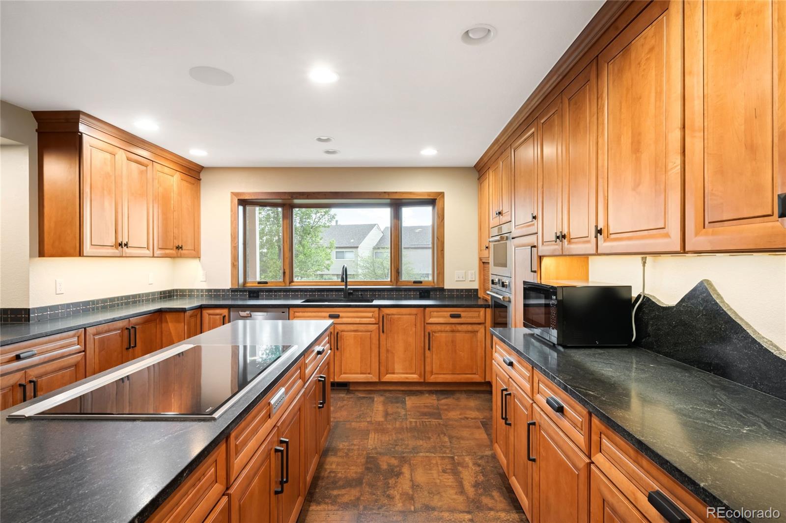 MLS Image #11 for 4398 w lake circle,littleton, Colorado