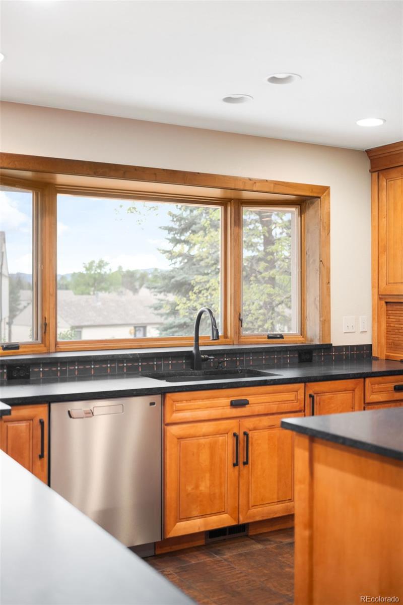MLS Image #12 for 4398 w lake circle,littleton, Colorado