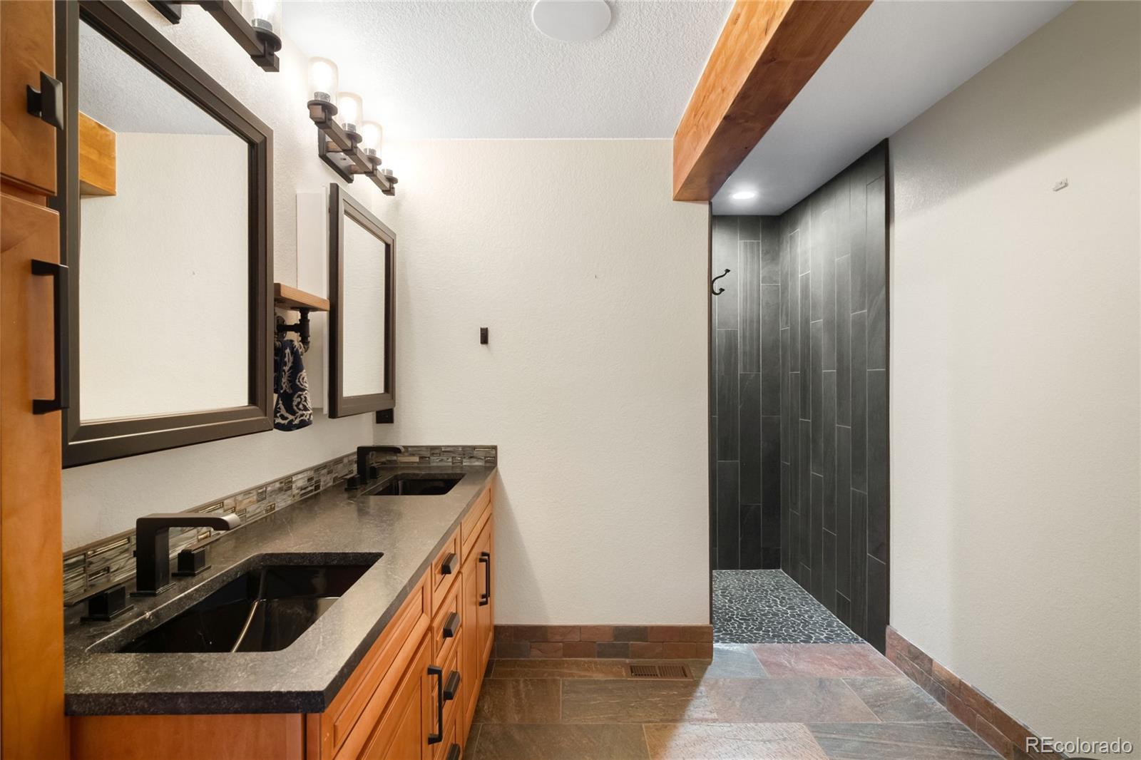 MLS Image #17 for 4398 w lake circle,littleton, Colorado