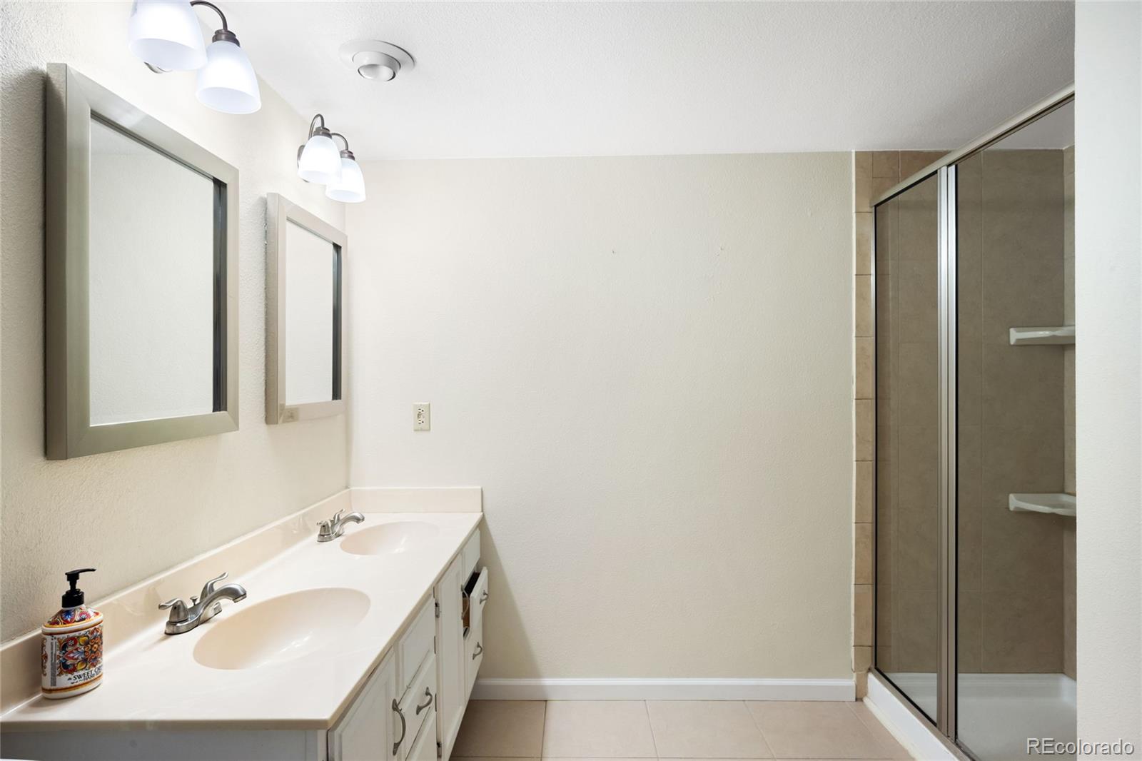 MLS Image #39 for 4398 w lake circle,littleton, Colorado