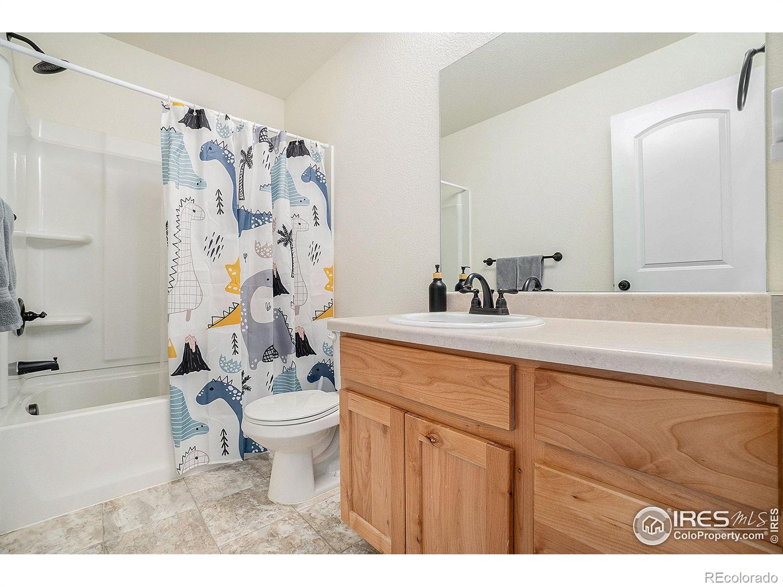 MLS Image #16 for 2137  day spring drive,windsor, Colorado