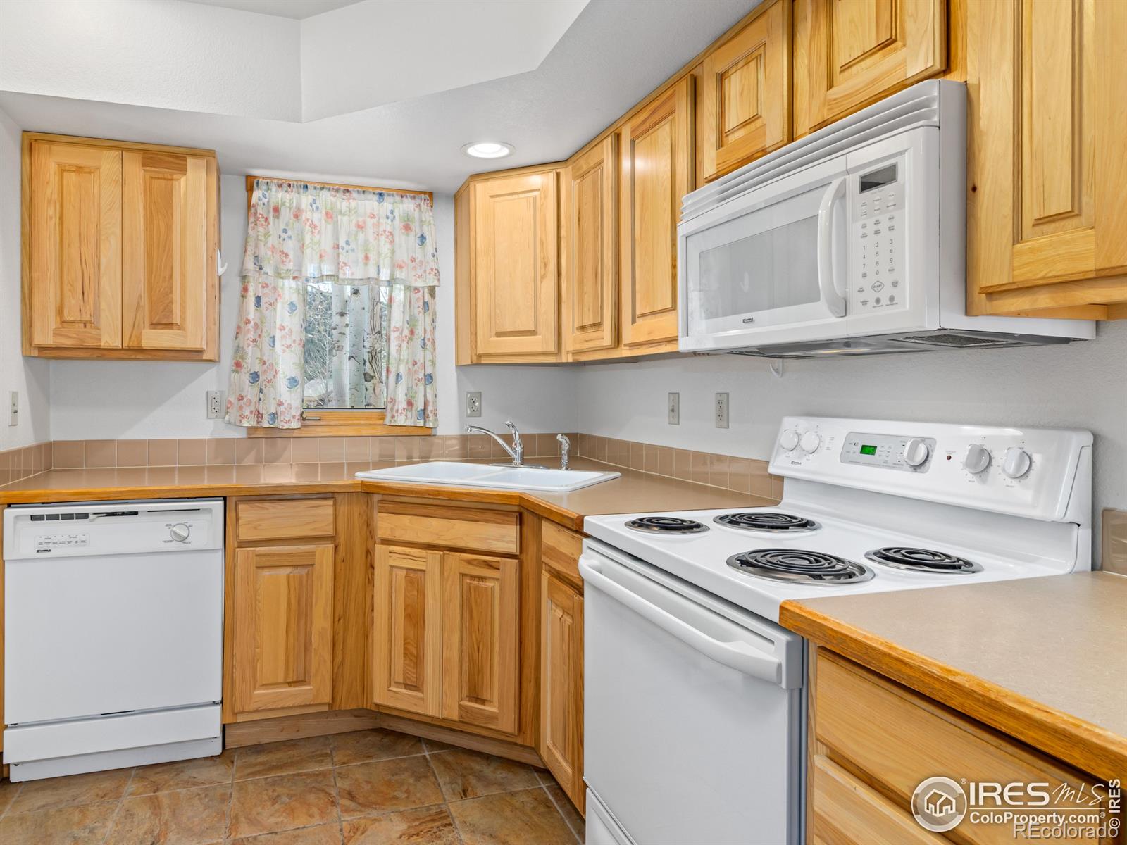 MLS Image #11 for 865  crabapple lane,estes park, Colorado