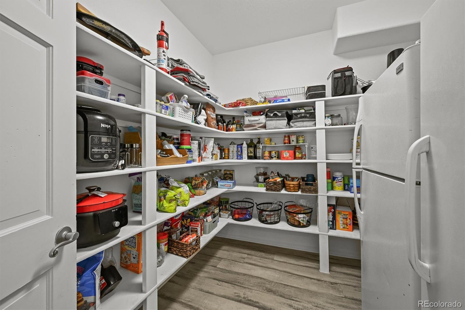 MLS Image #9 for 188 s rogers way,golden, Colorado
