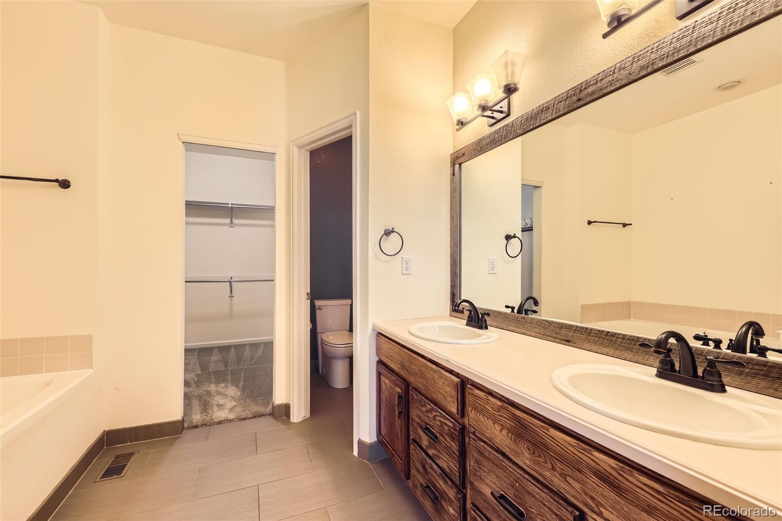 MLS Image #17 for 2761 w 106th loop,denver, Colorado