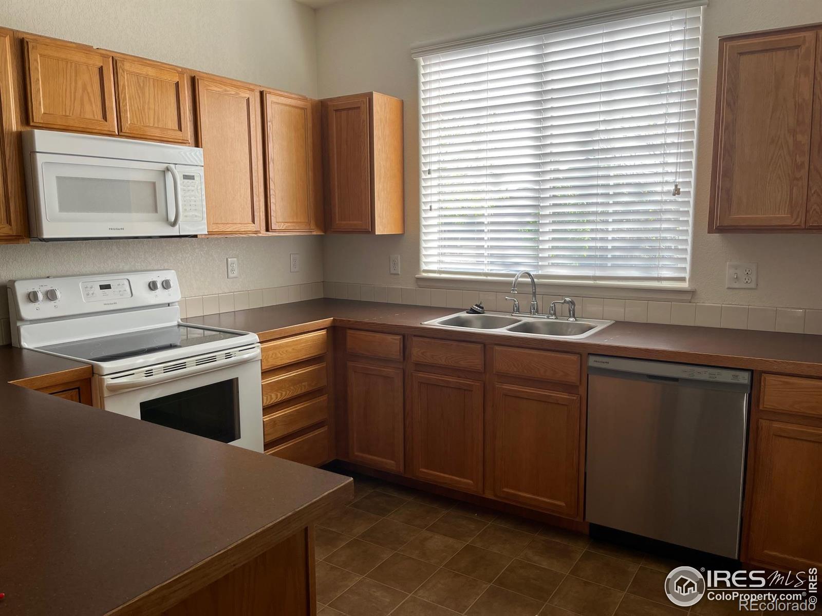 MLS Image #3 for 2415  forecastle drive,fort collins, Colorado