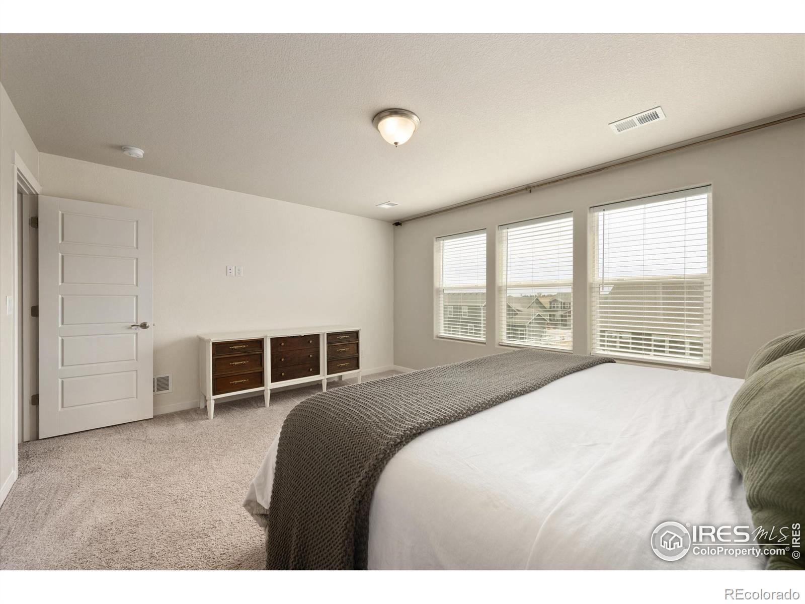 MLS Image #12 for 4532  big horn parkway,johnstown, Colorado