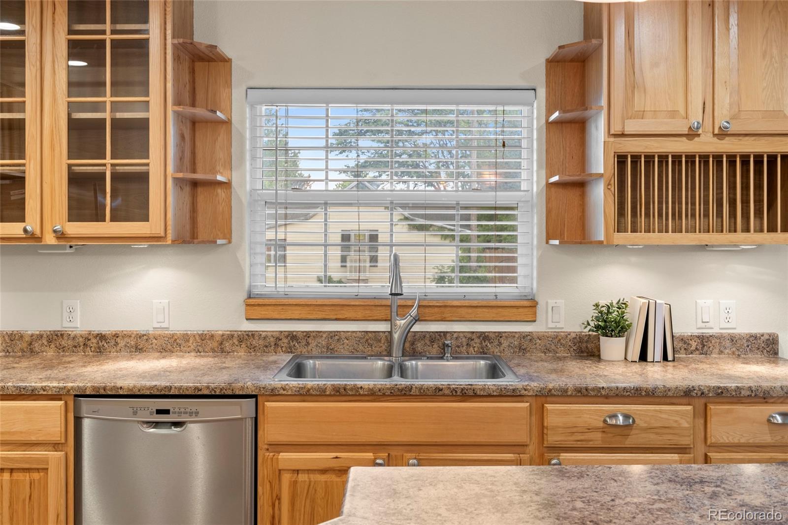 MLS Image #8 for 205  beech street,hudson, Colorado
